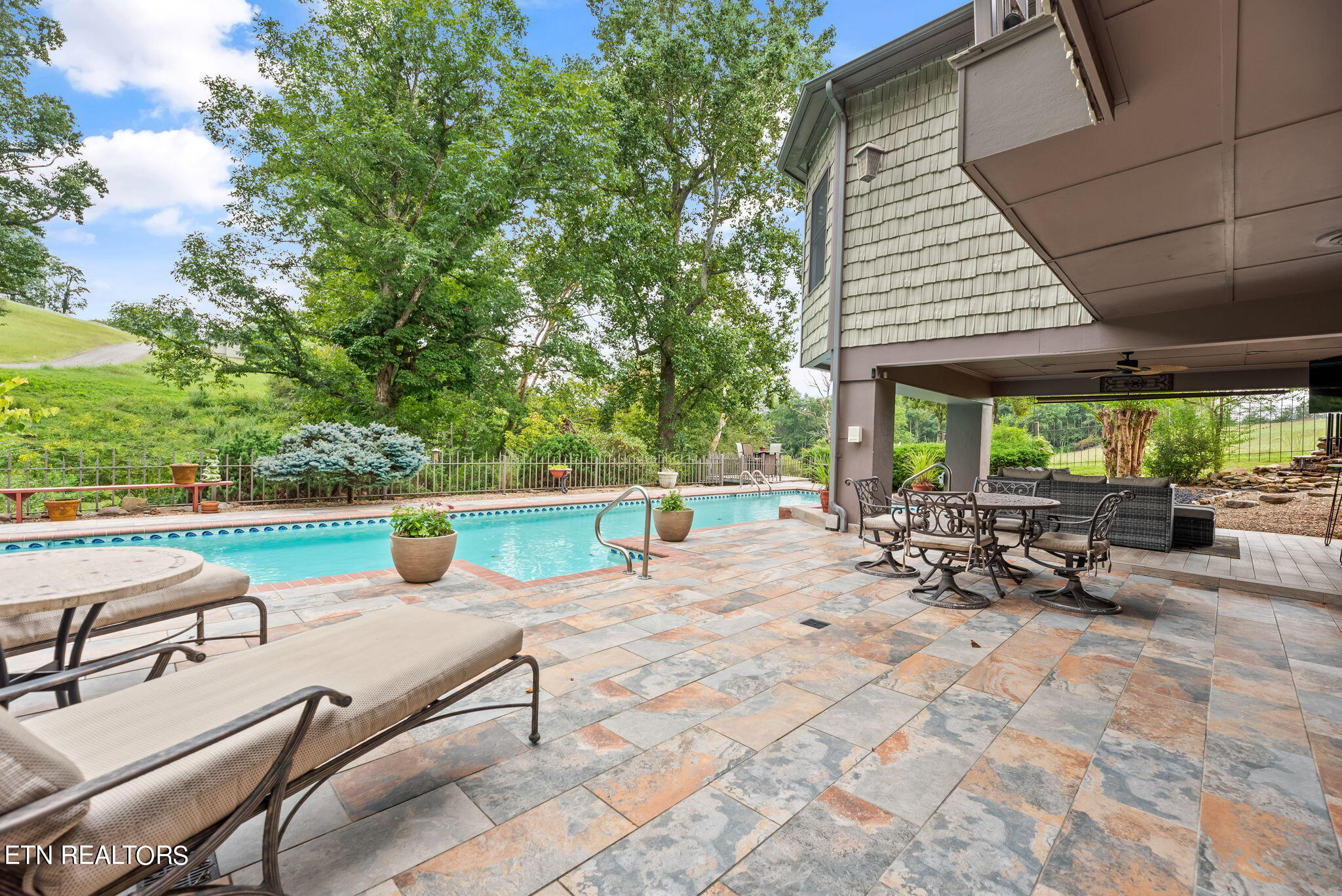 108 Oak Trace Lane, LaFollette