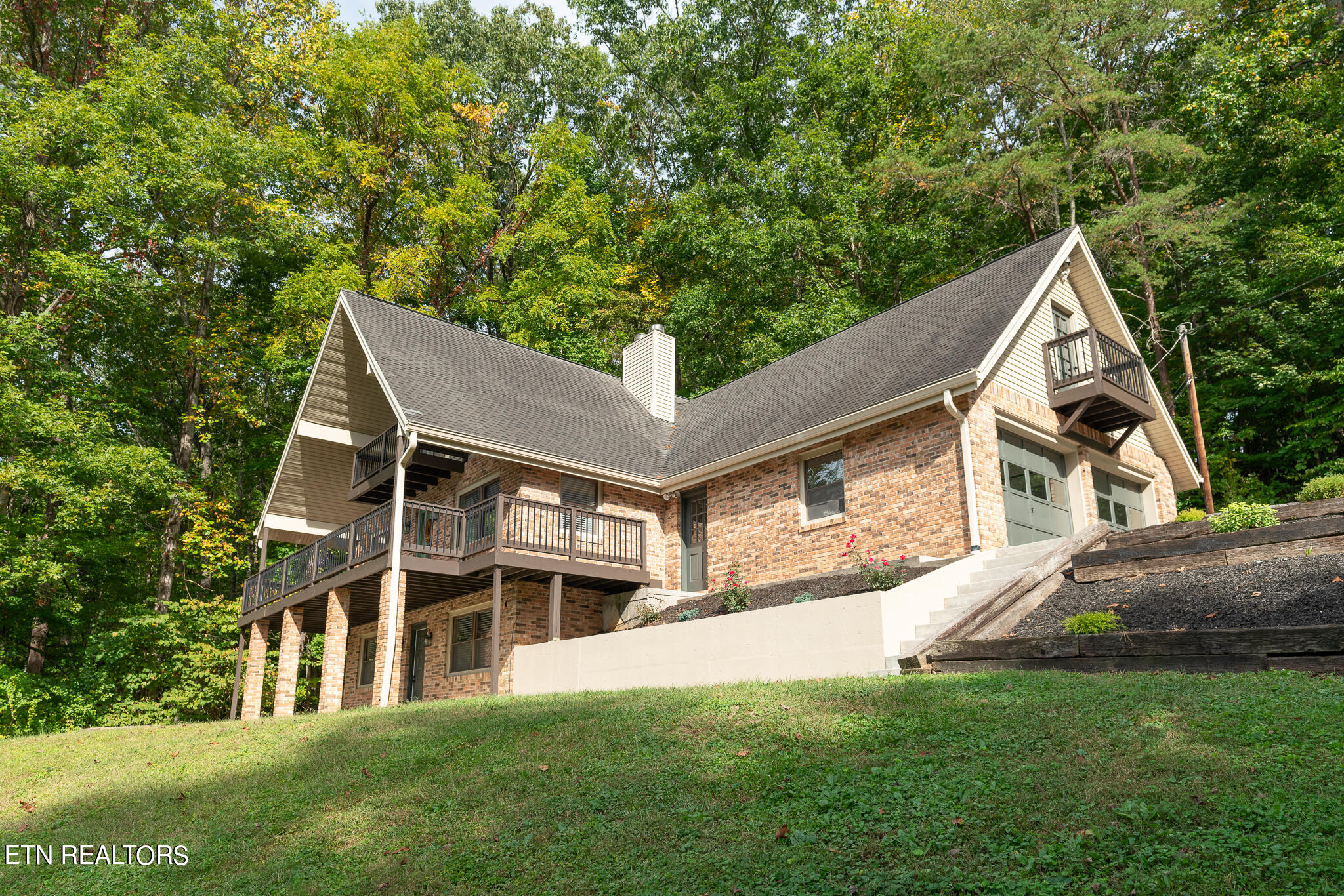 111 Golf Hill Lane, LaFollette
