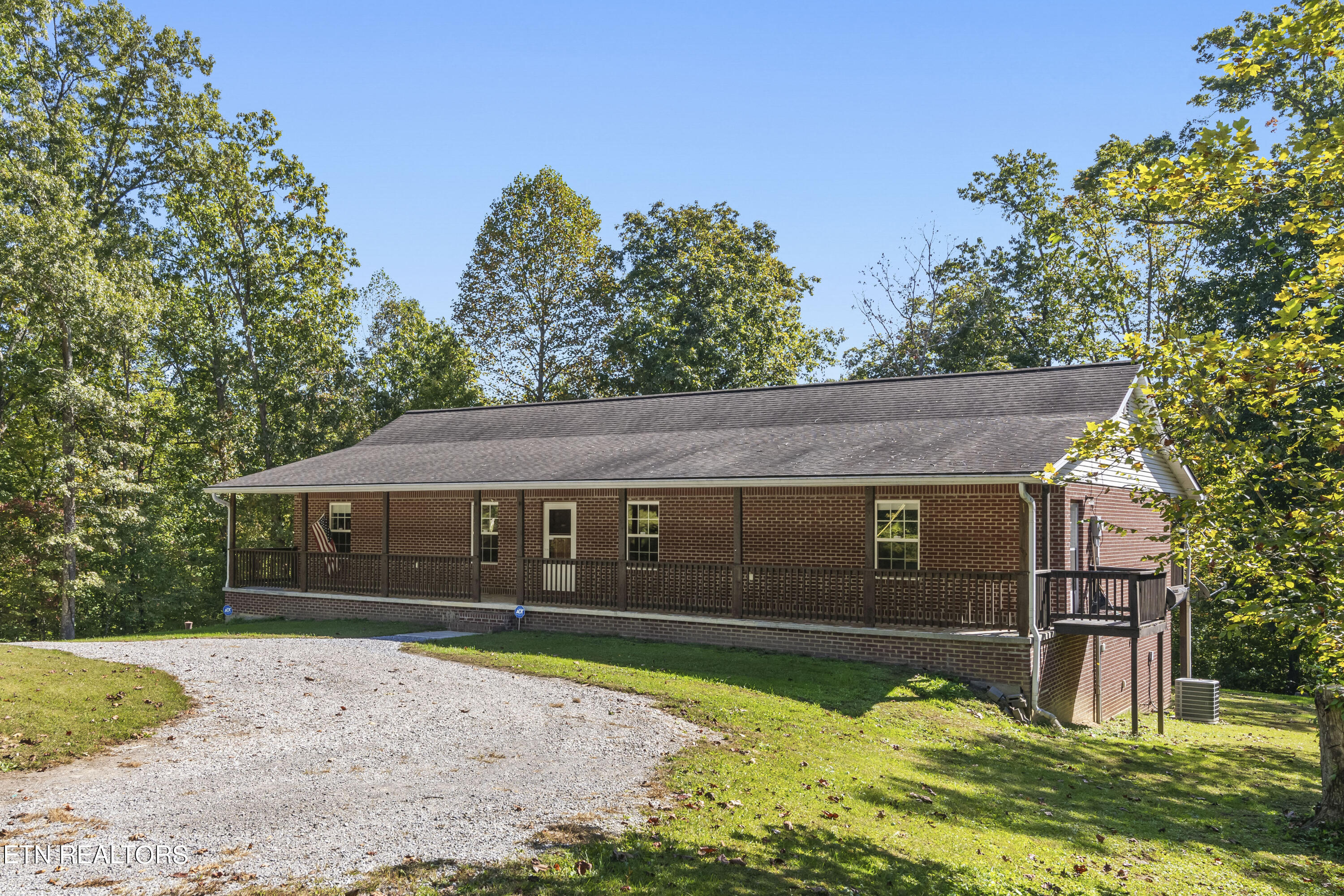 207 Little White Oak Rd