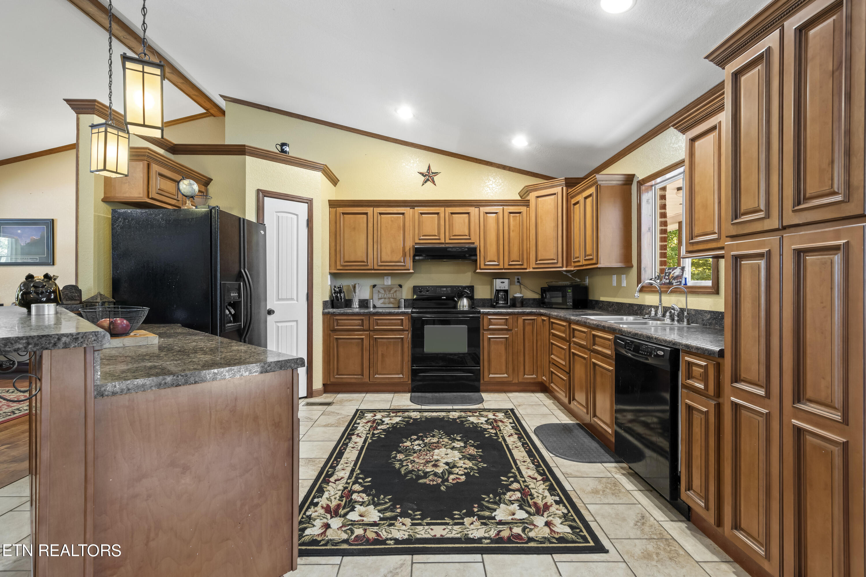 207 Little White Oak Rd