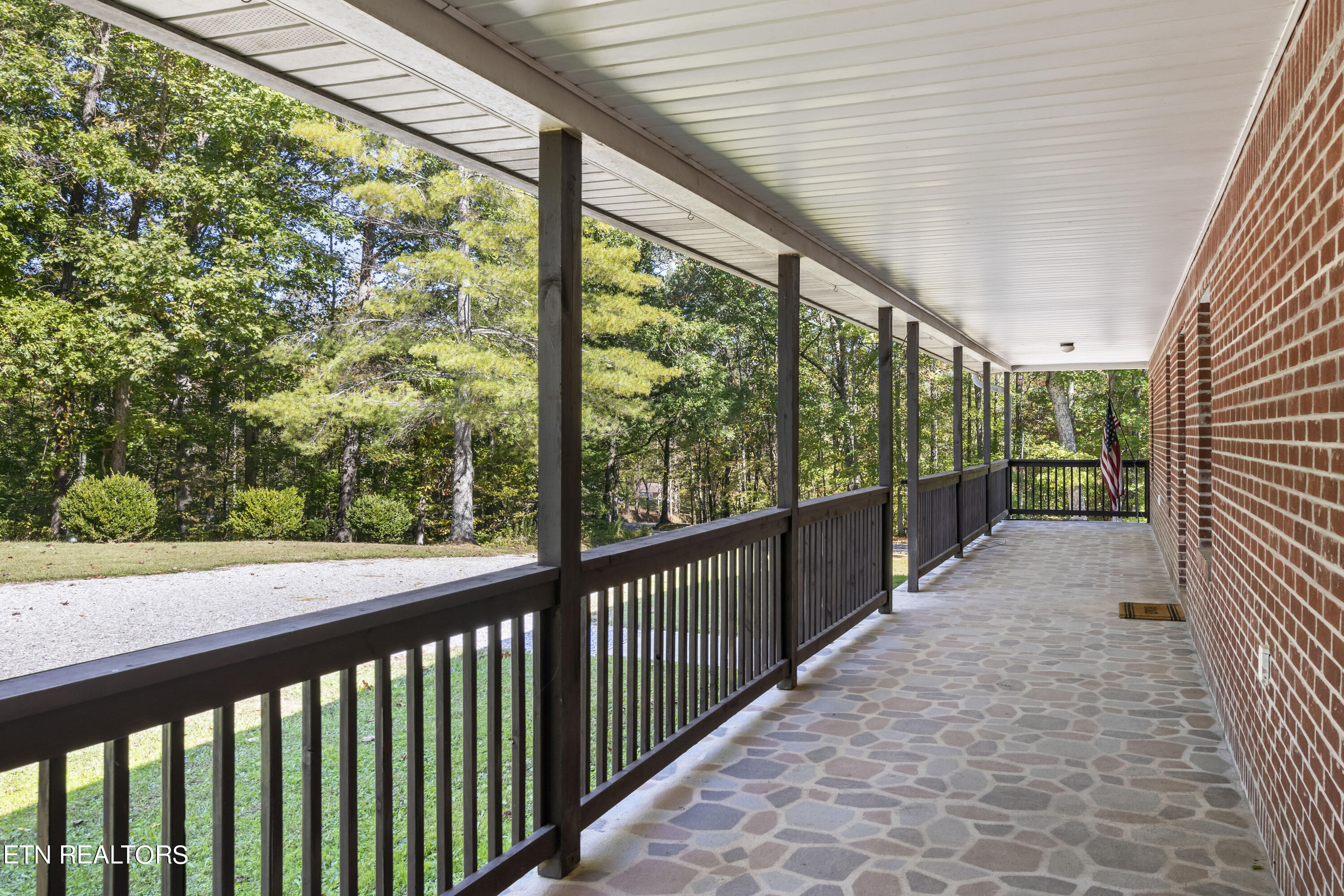 207 Little White Oak Rd