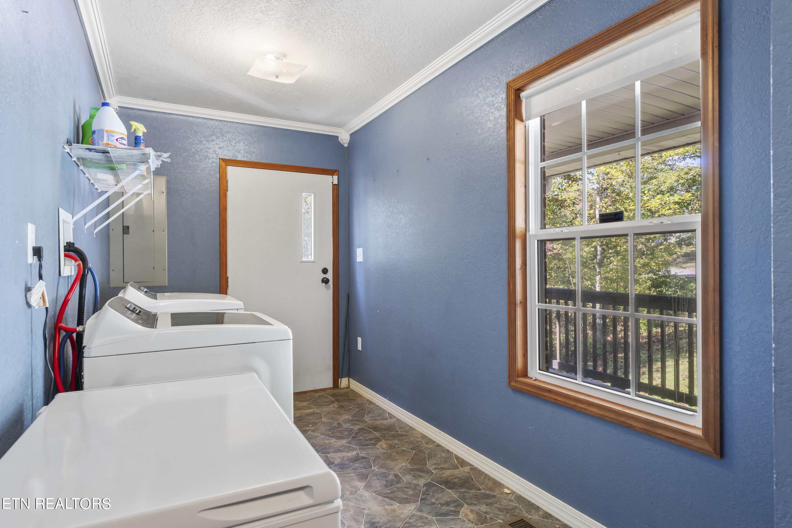 207 Little White Oak Rd