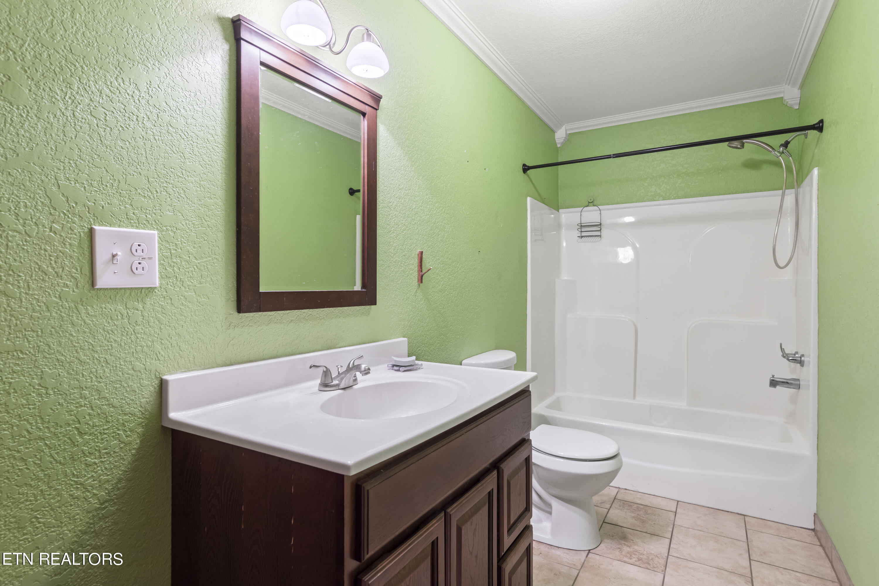 207 Little White Oak Rd