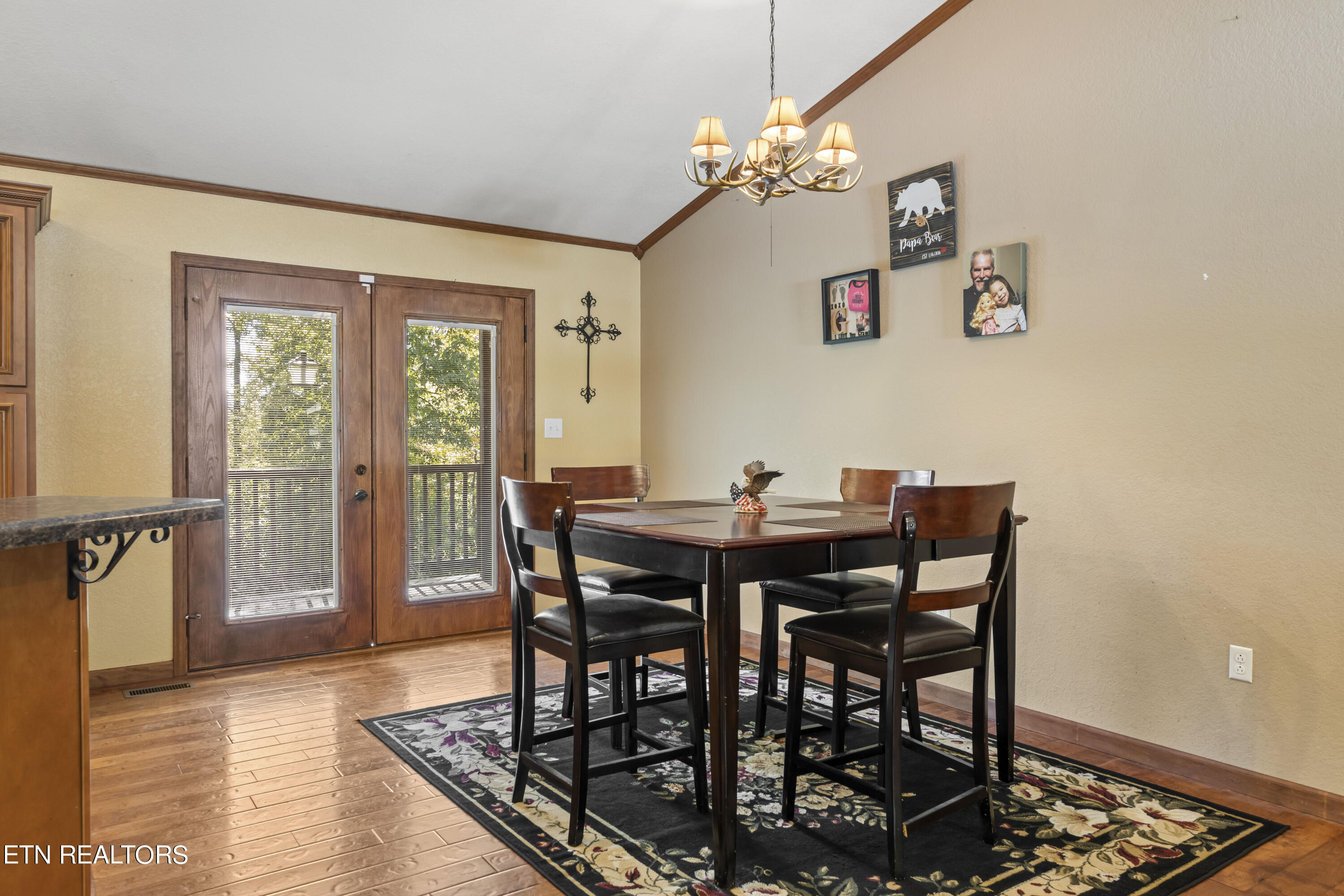 207 Little White Oak Rd