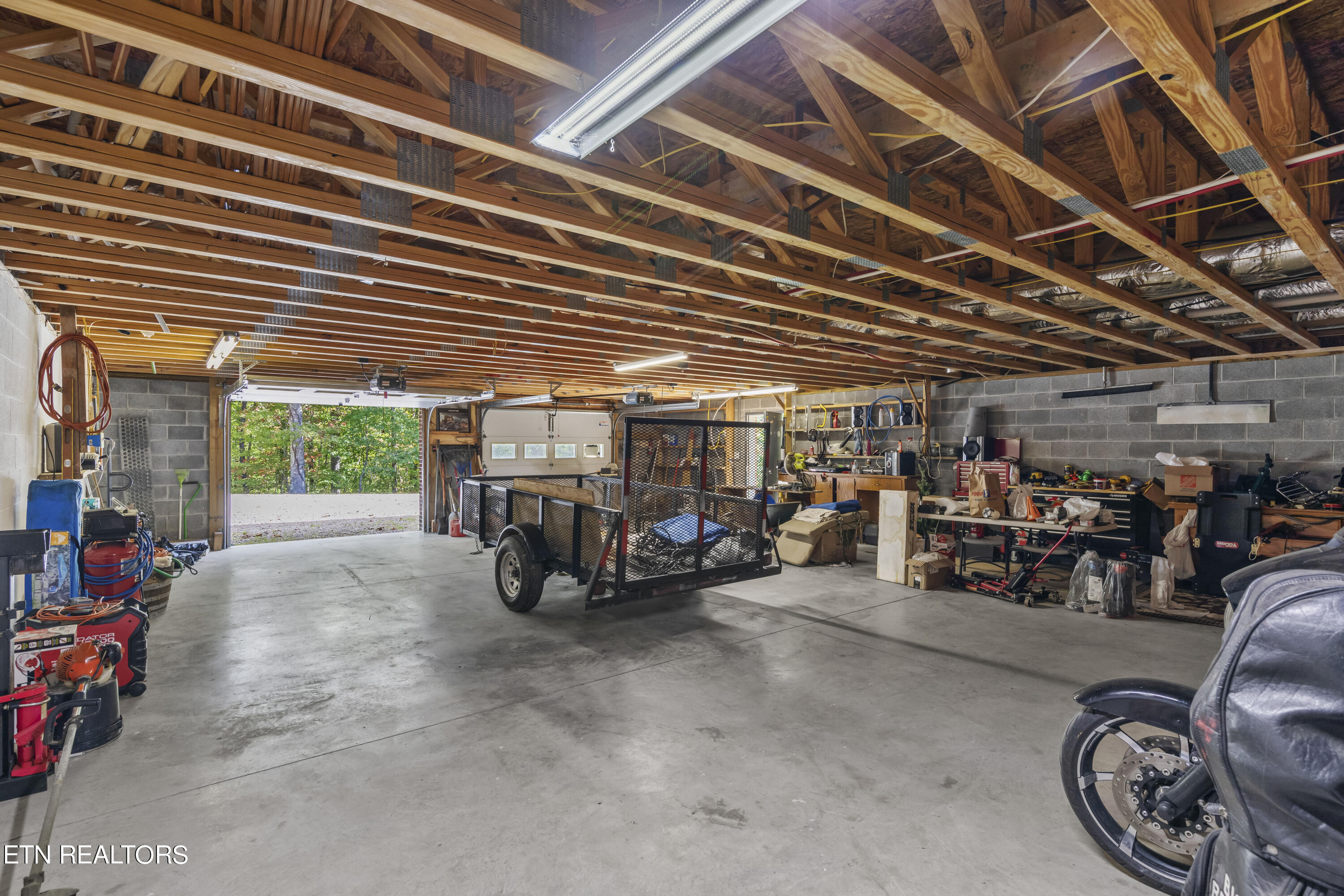 207 Little White Oak Rd