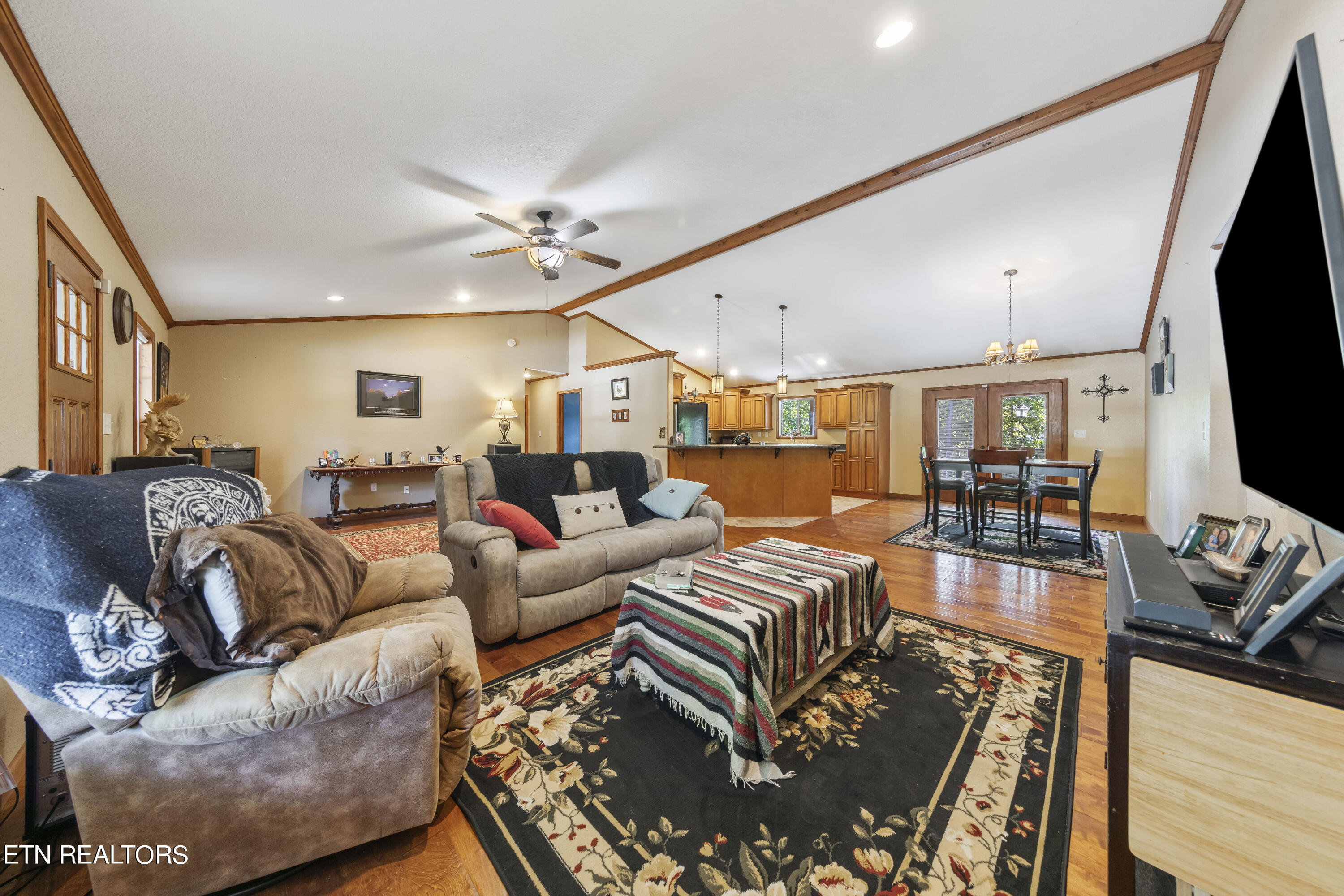 207 Little White Oak Rd