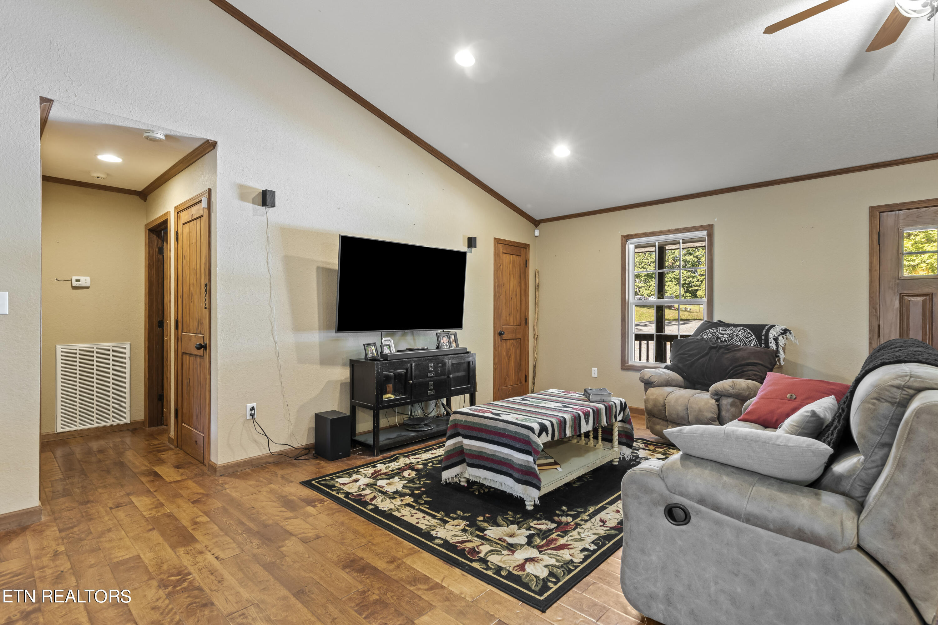 207 Little White Oak Rd