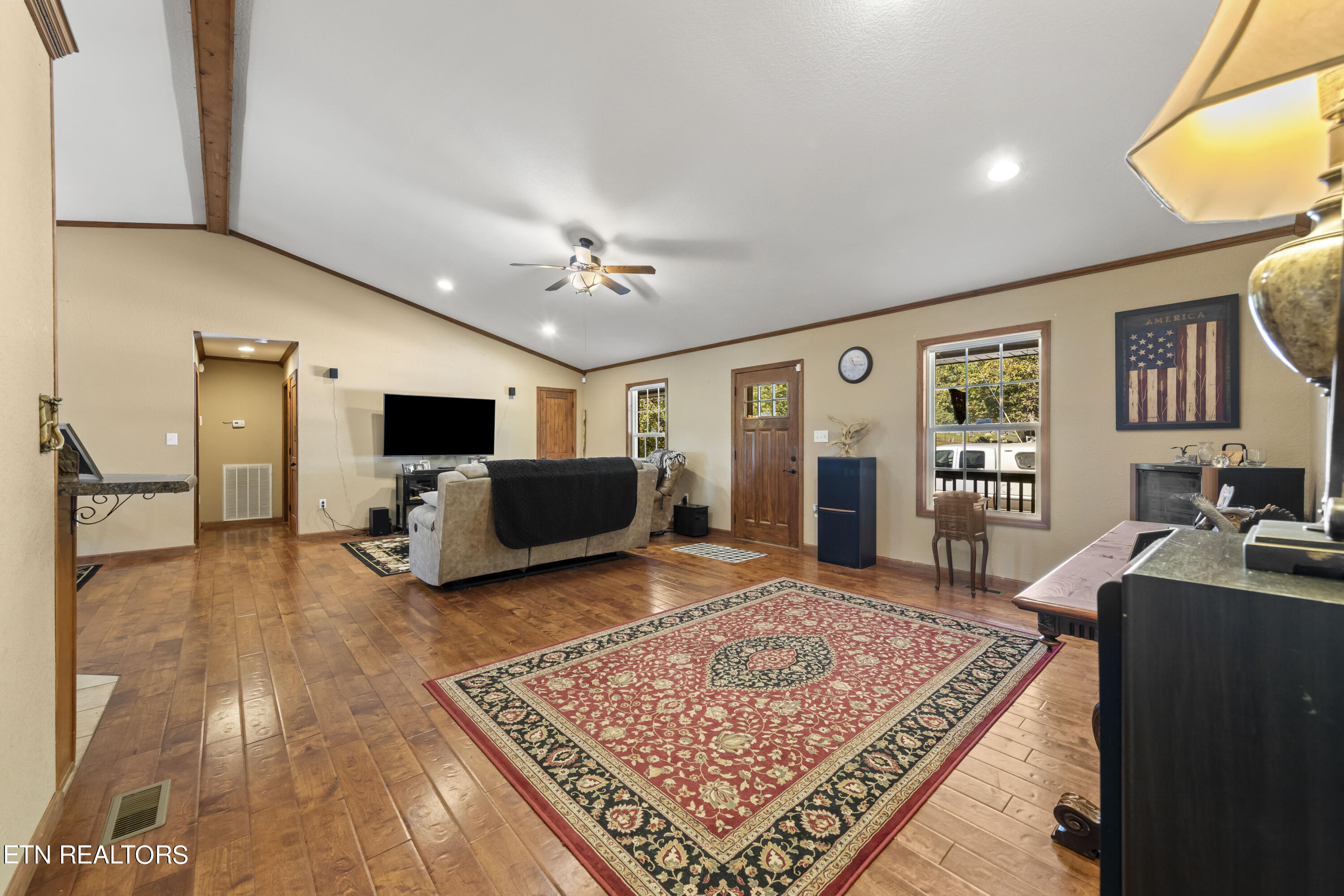 207 Little White Oak Rd