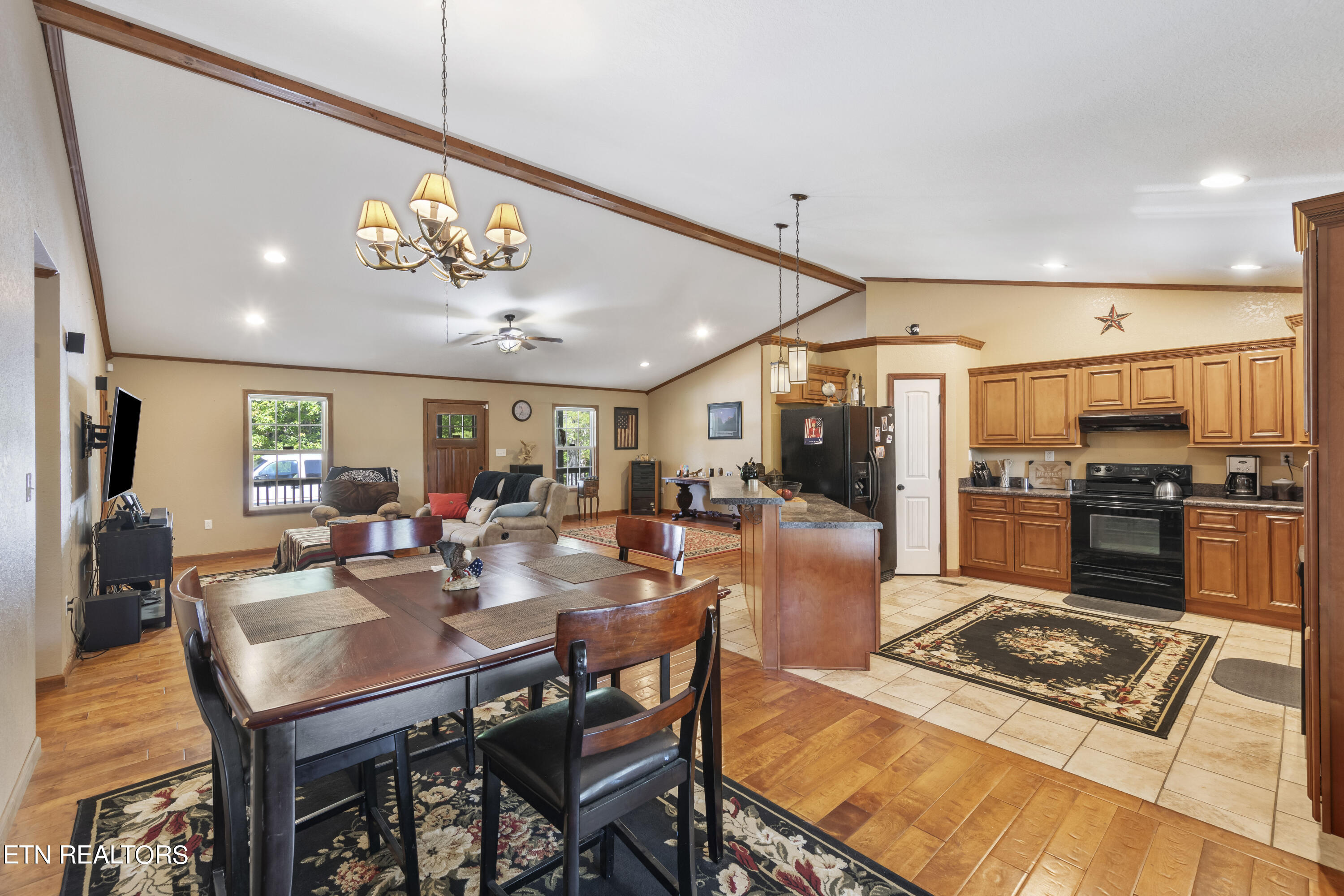 207 Little White Oak Rd