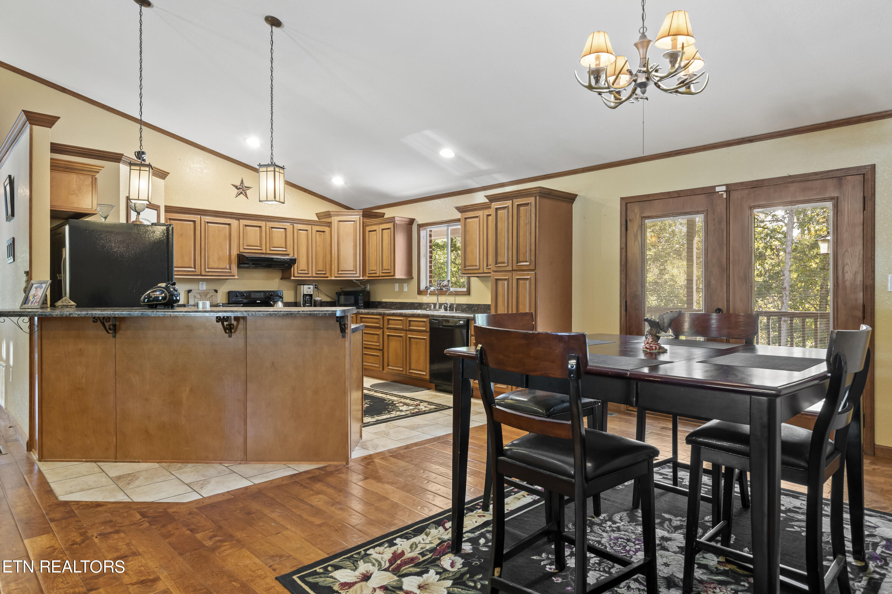 207 Little White Oak Rd