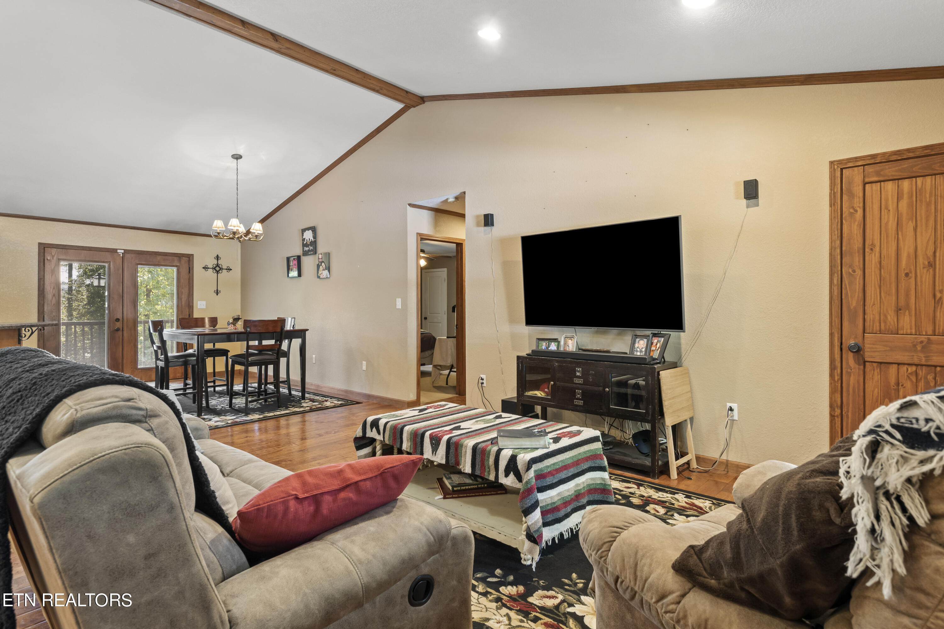 207 Little White Oak Rd