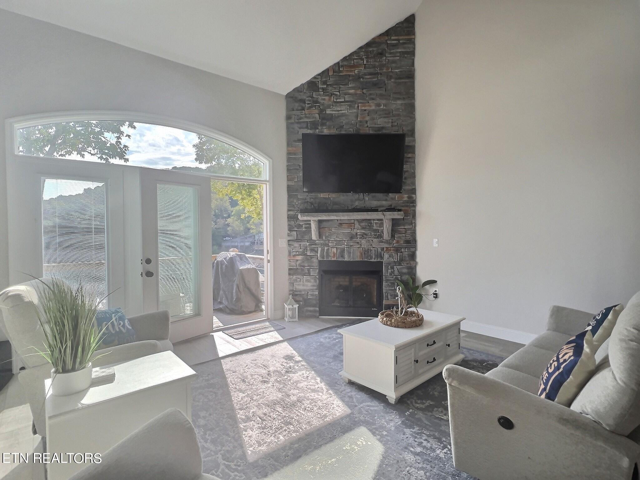 623 Lindsay Mill Circle, 2