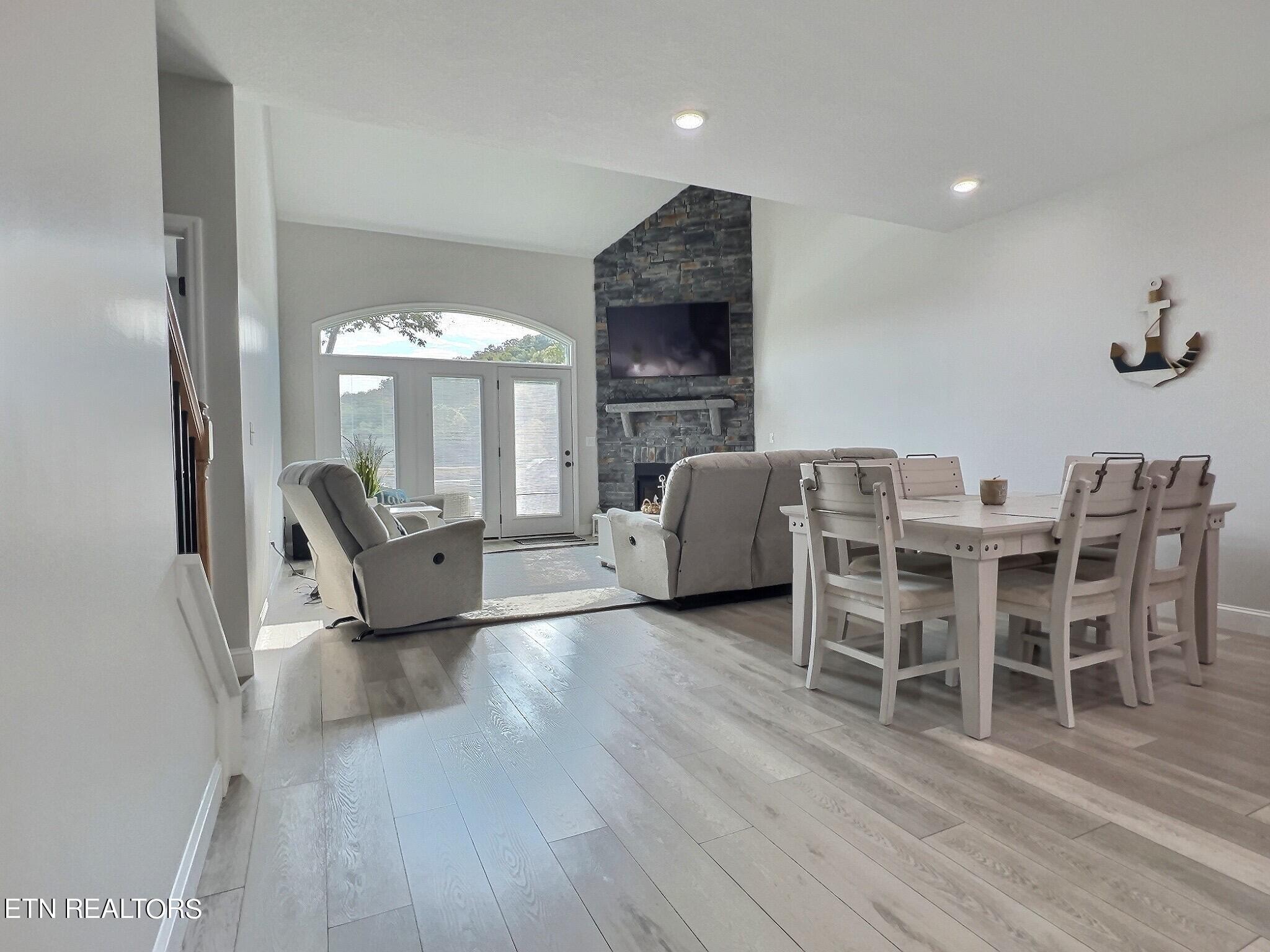 623 Lindsay Mill Circle, 2