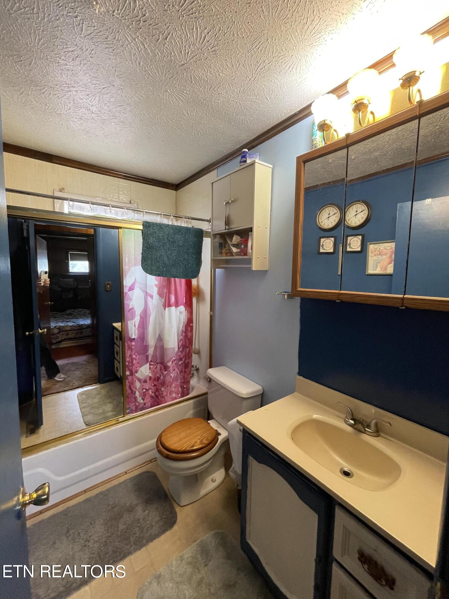 188 Moonview Drive, LaFollette