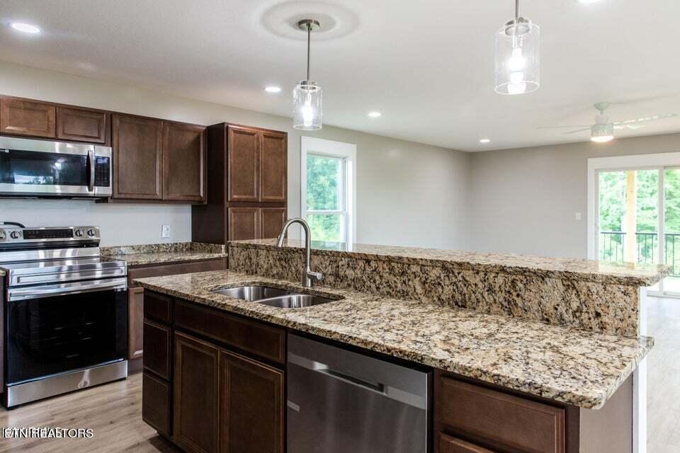 204 Pinnacle Lane, LaFollette