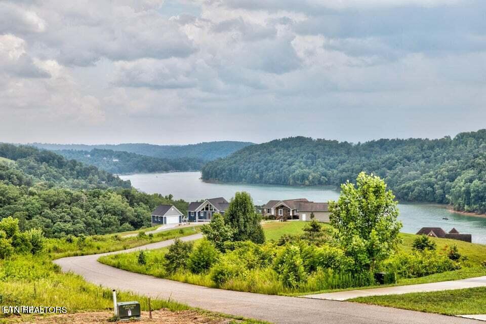 204 Pinnacle Lane, LaFollette