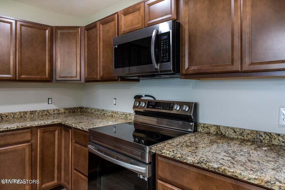 204 Pinnacle Lane, LaFollette