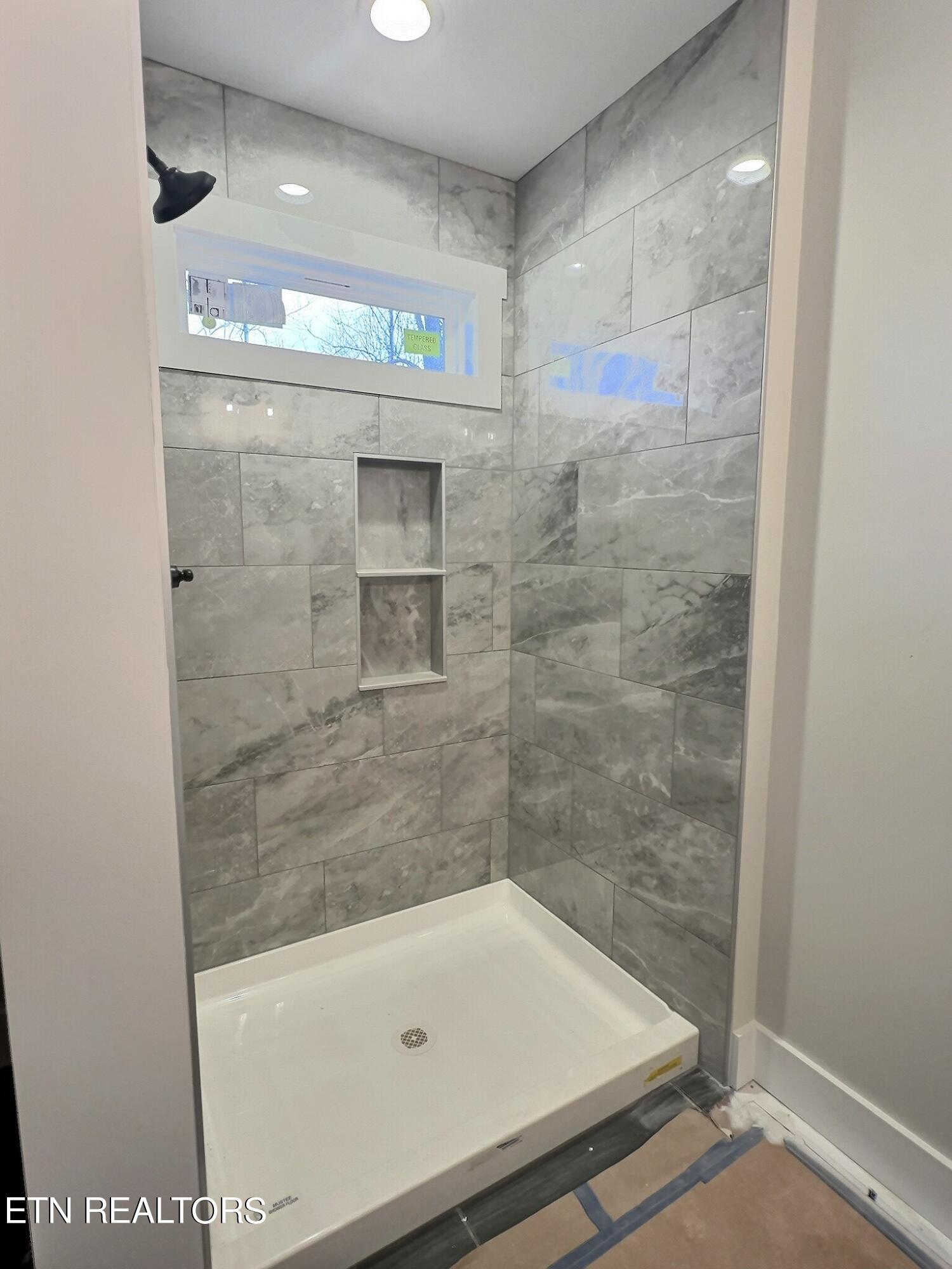 Lindsay Mill Circle, 1