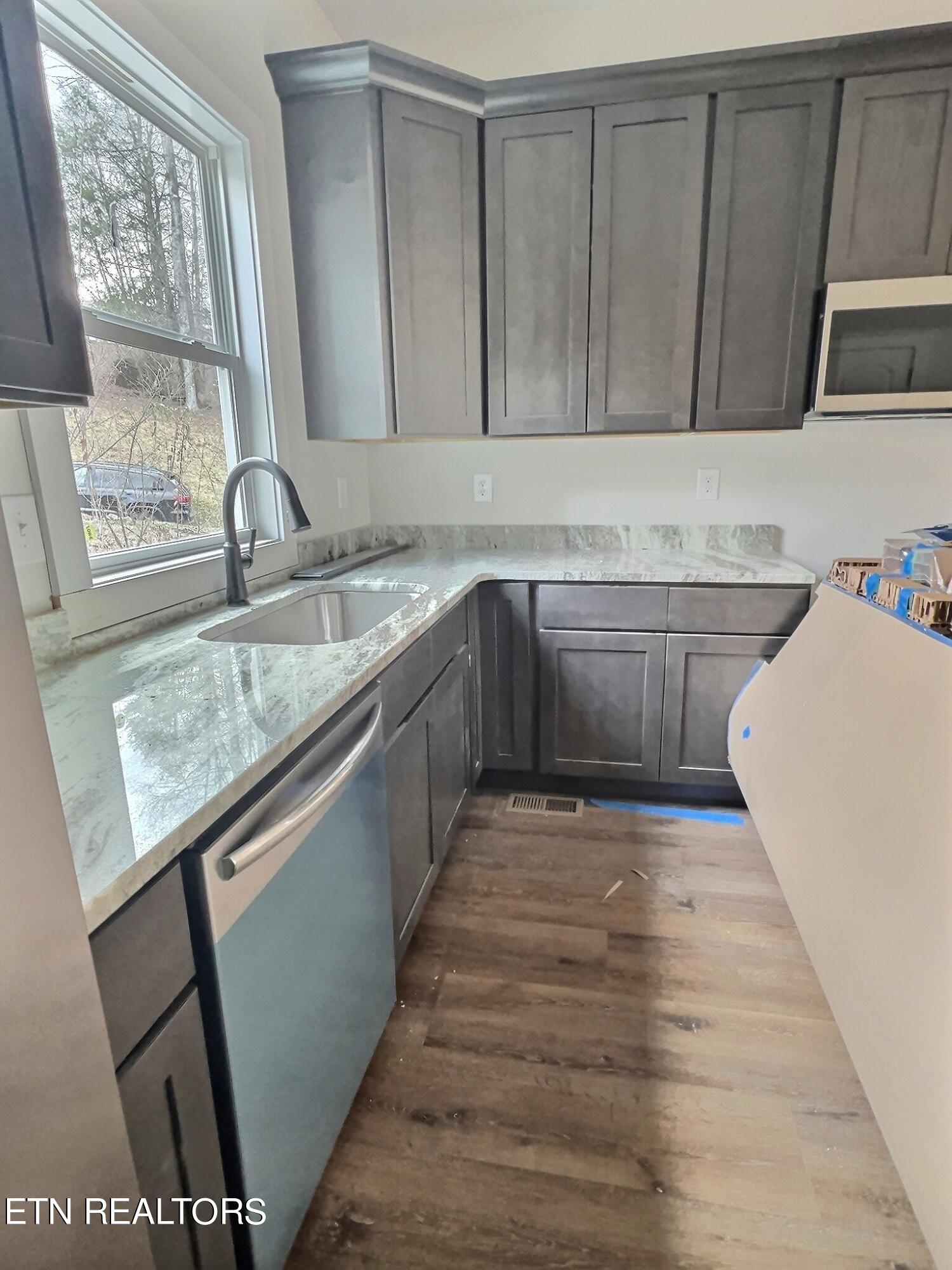 Lindsay Mill Circle, 1