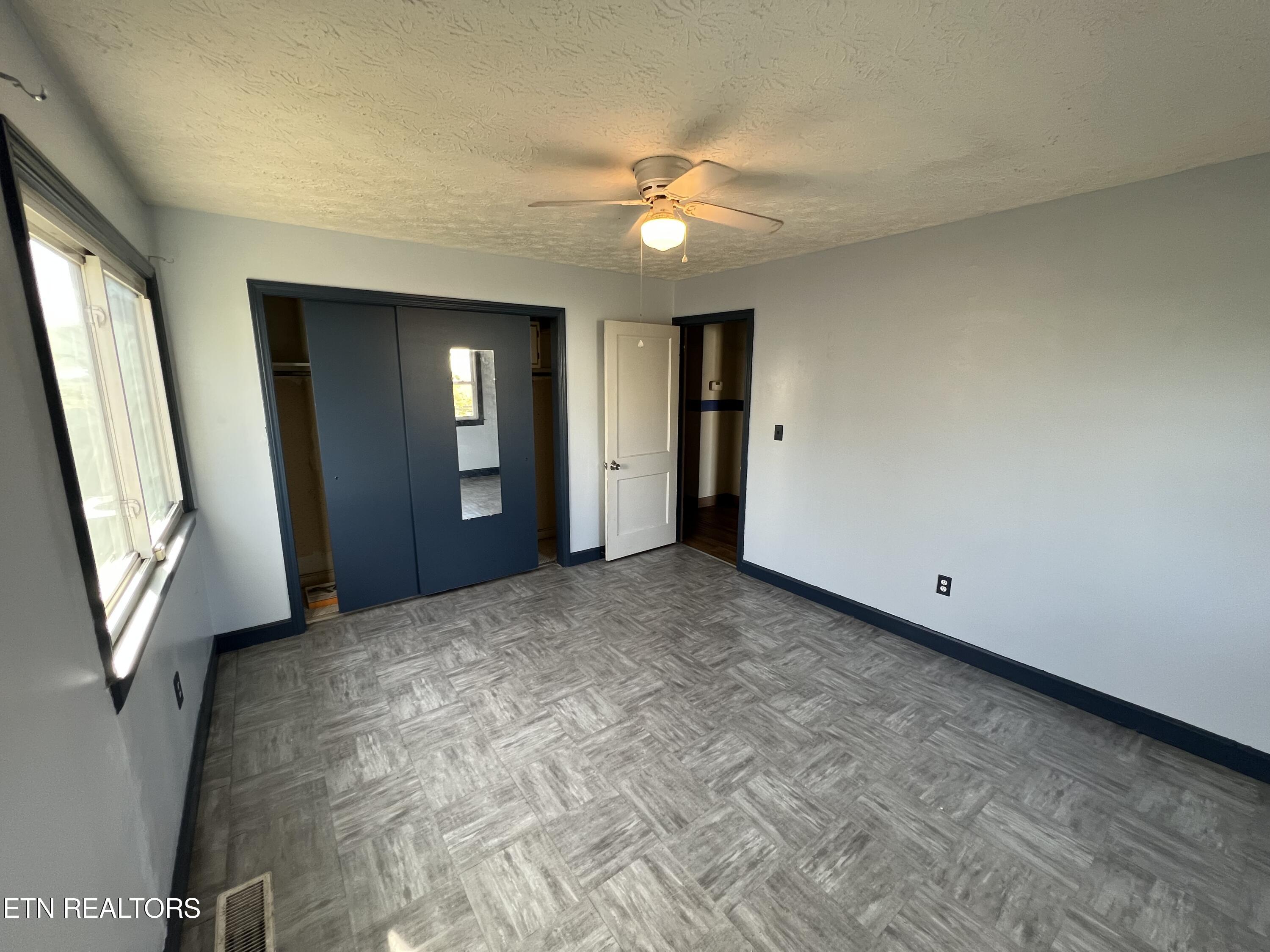 407 E 4th St, LaFollette