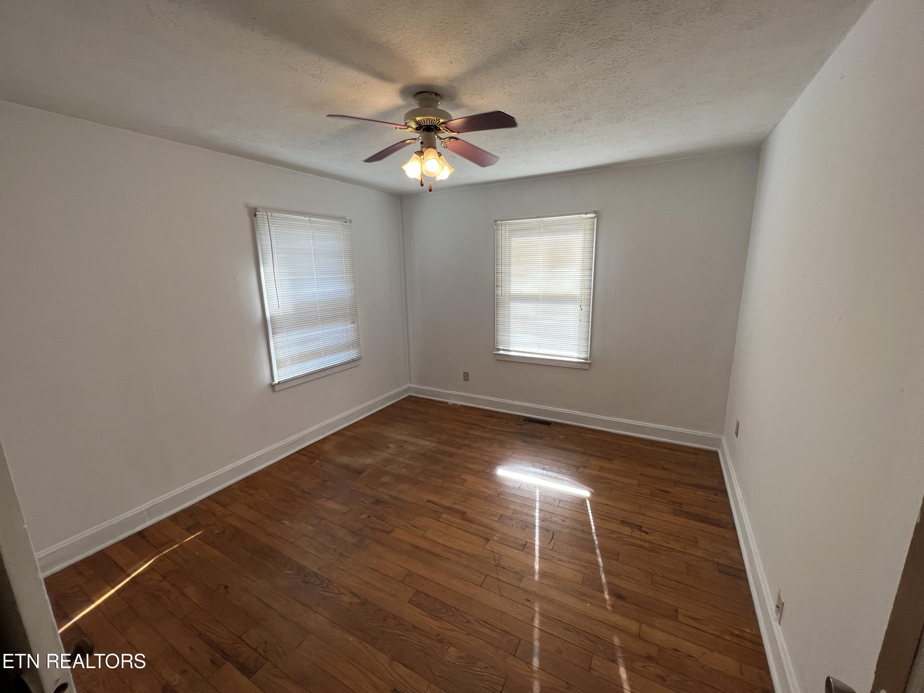 407 E 4th St, LaFollette