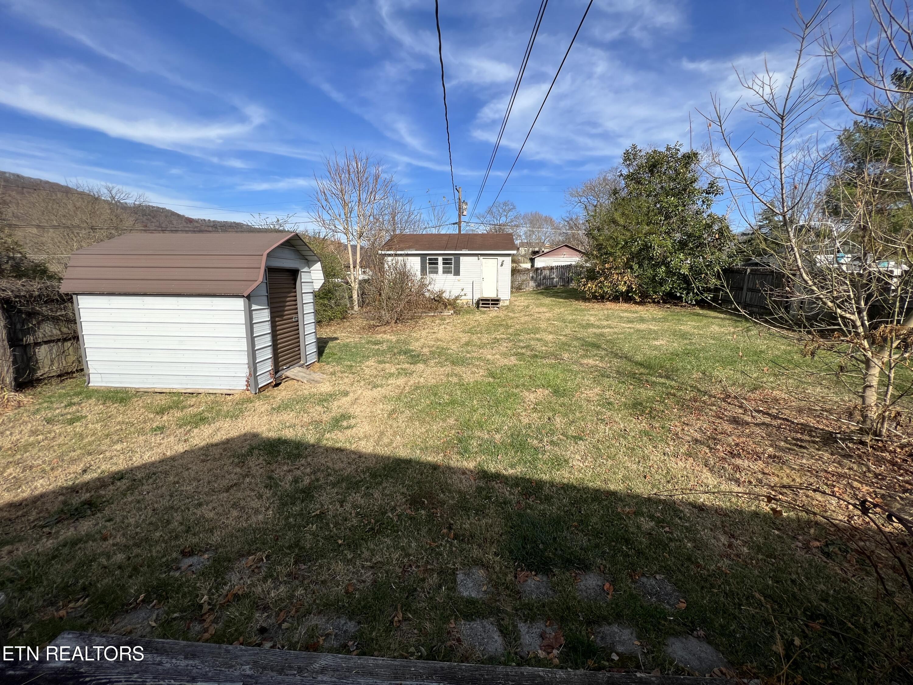 407 E 4th St, LaFollette