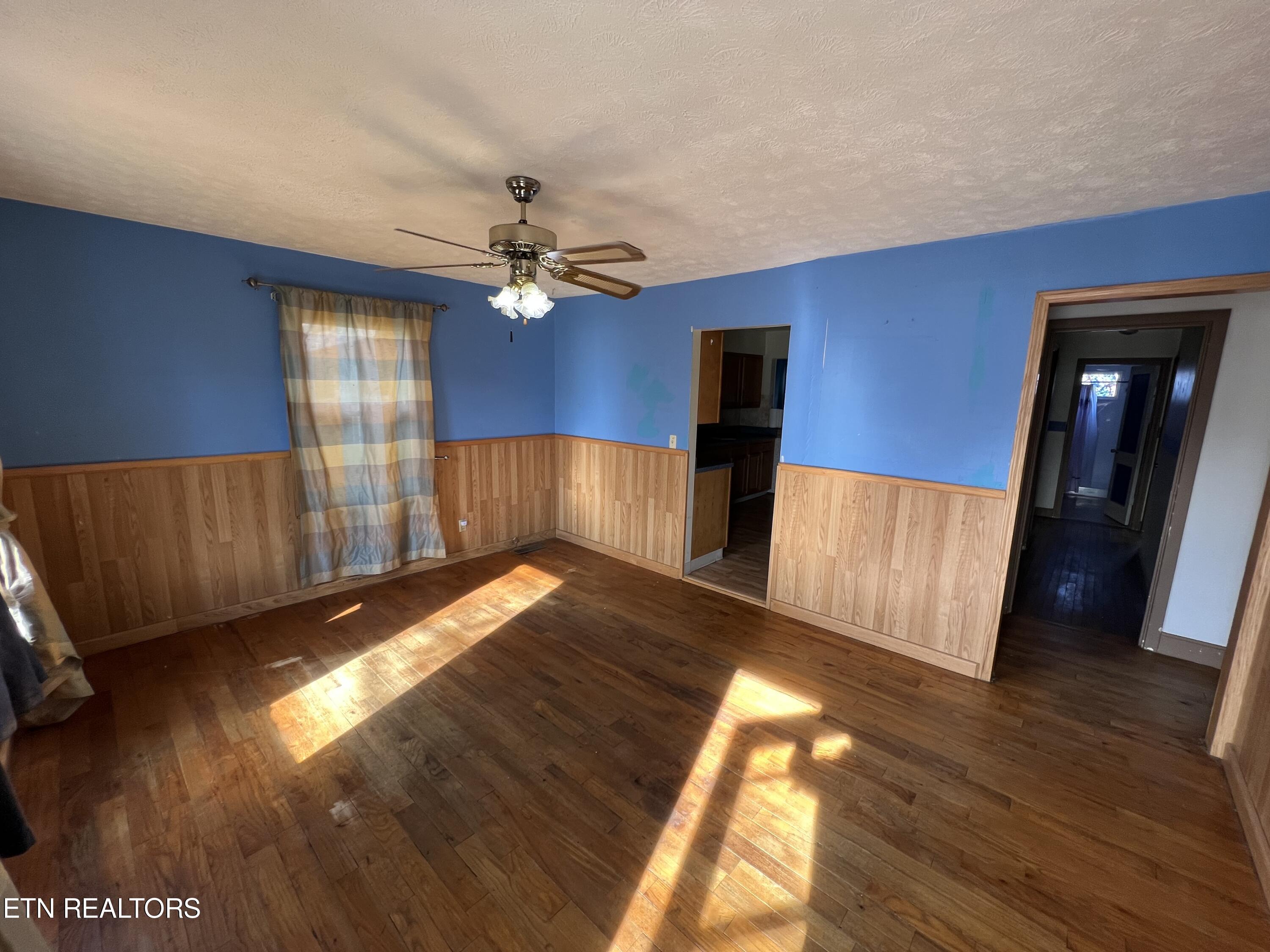 407 E 4th St, LaFollette