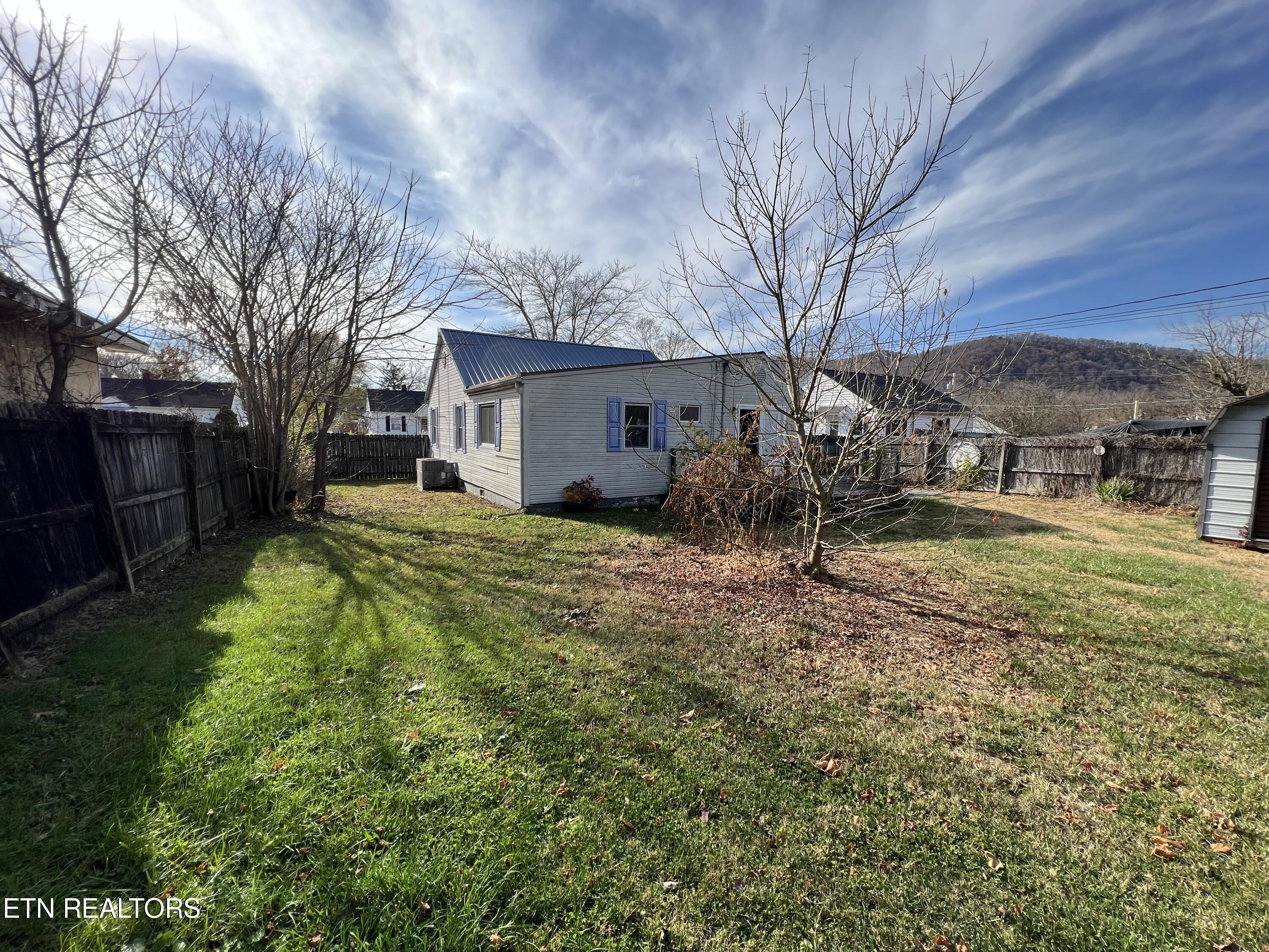 407 E 4th St, LaFollette