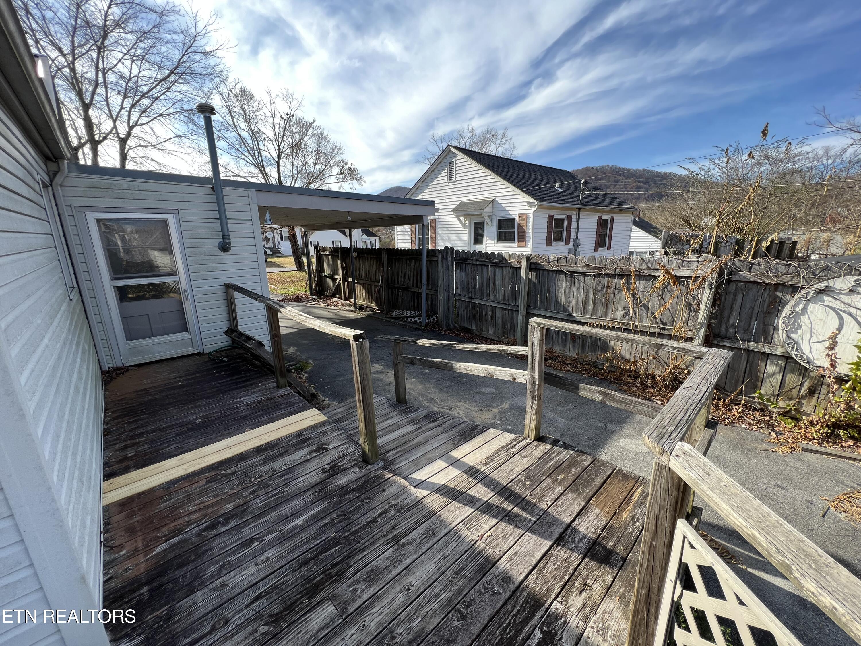 407 E 4th St, LaFollette