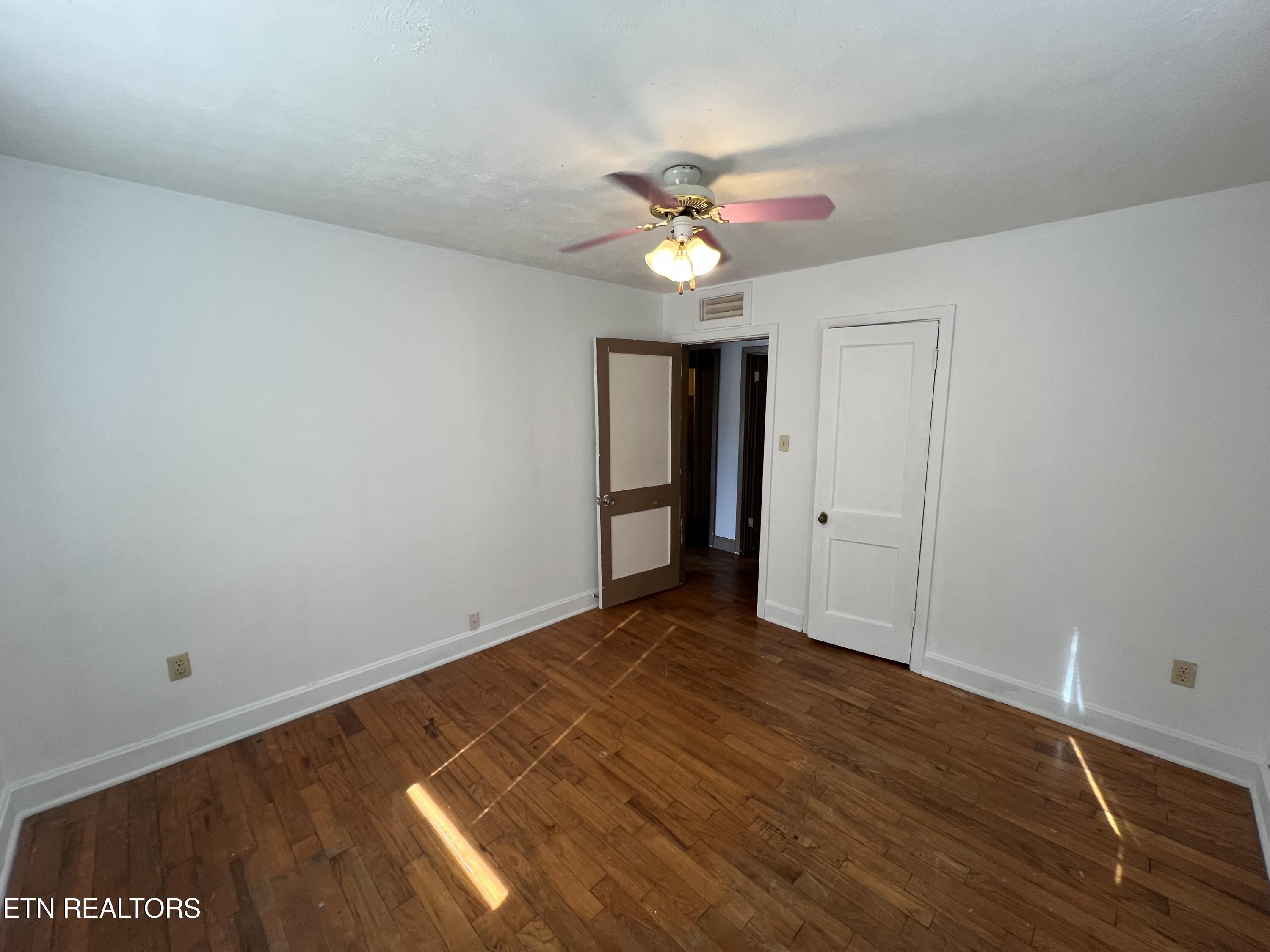 407 E 4th St, LaFollette