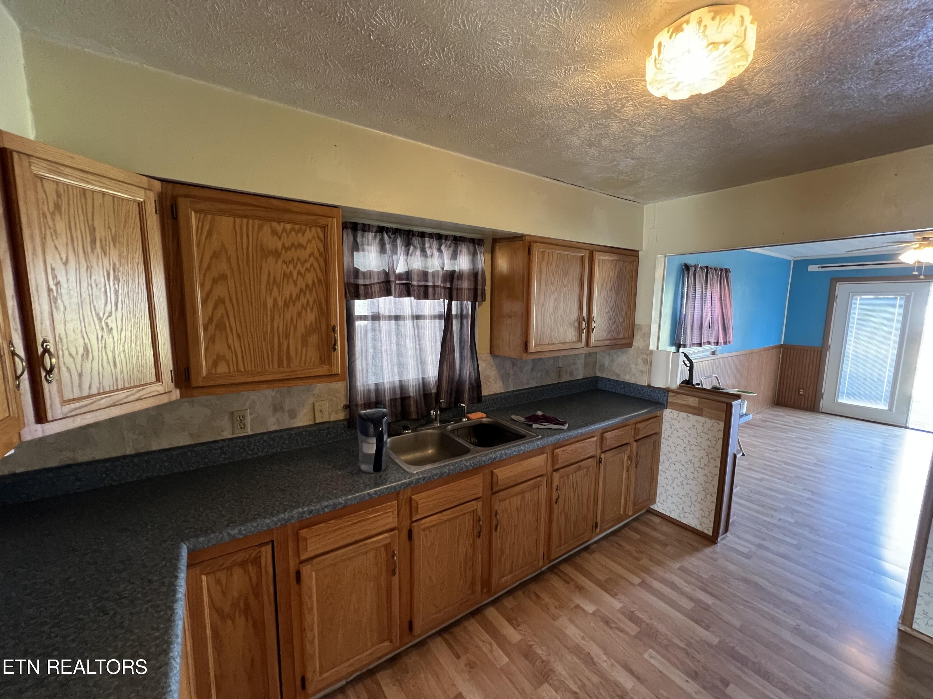 407 E 4th St, LaFollette