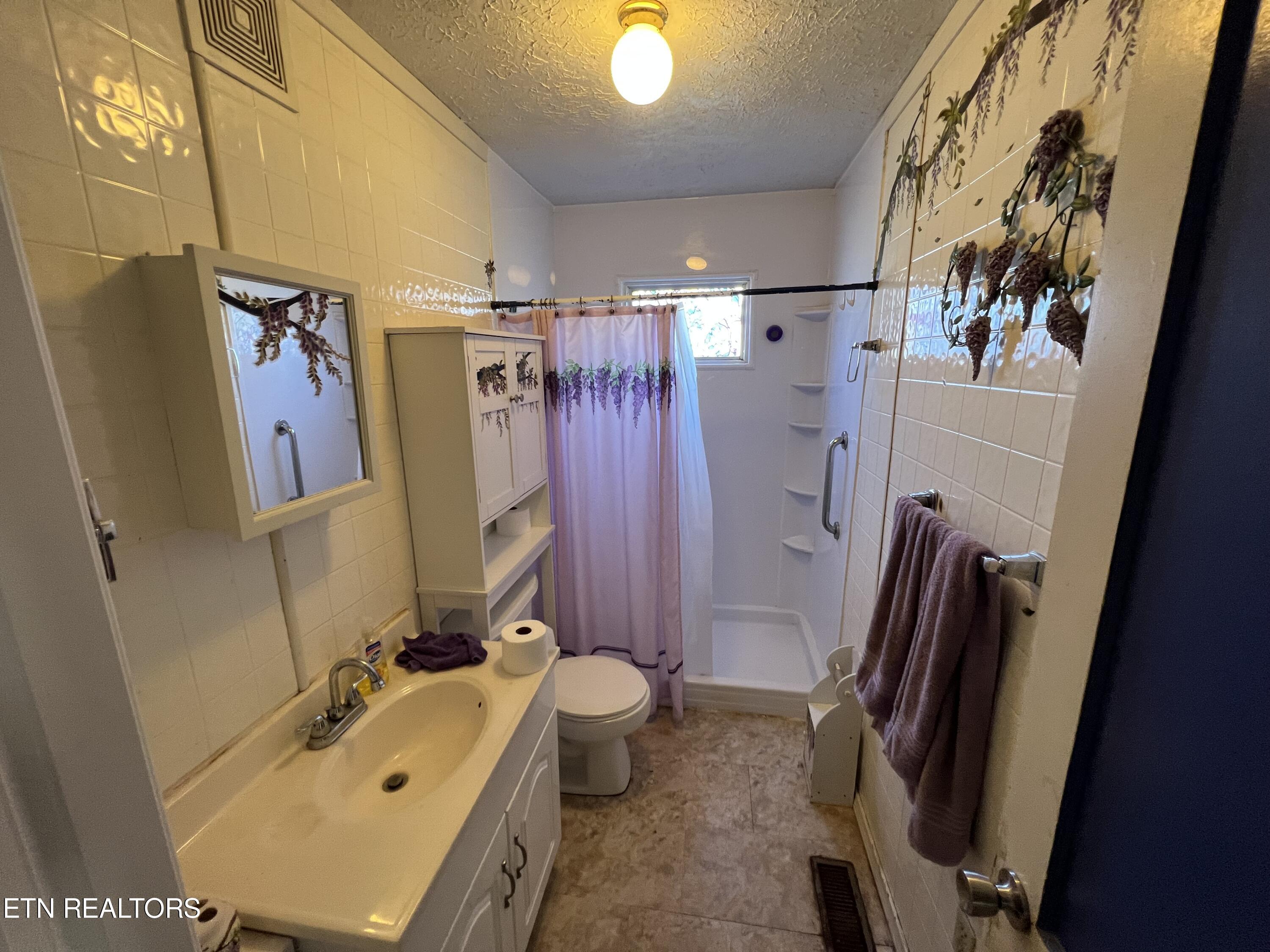 407 E 4th St, LaFollette