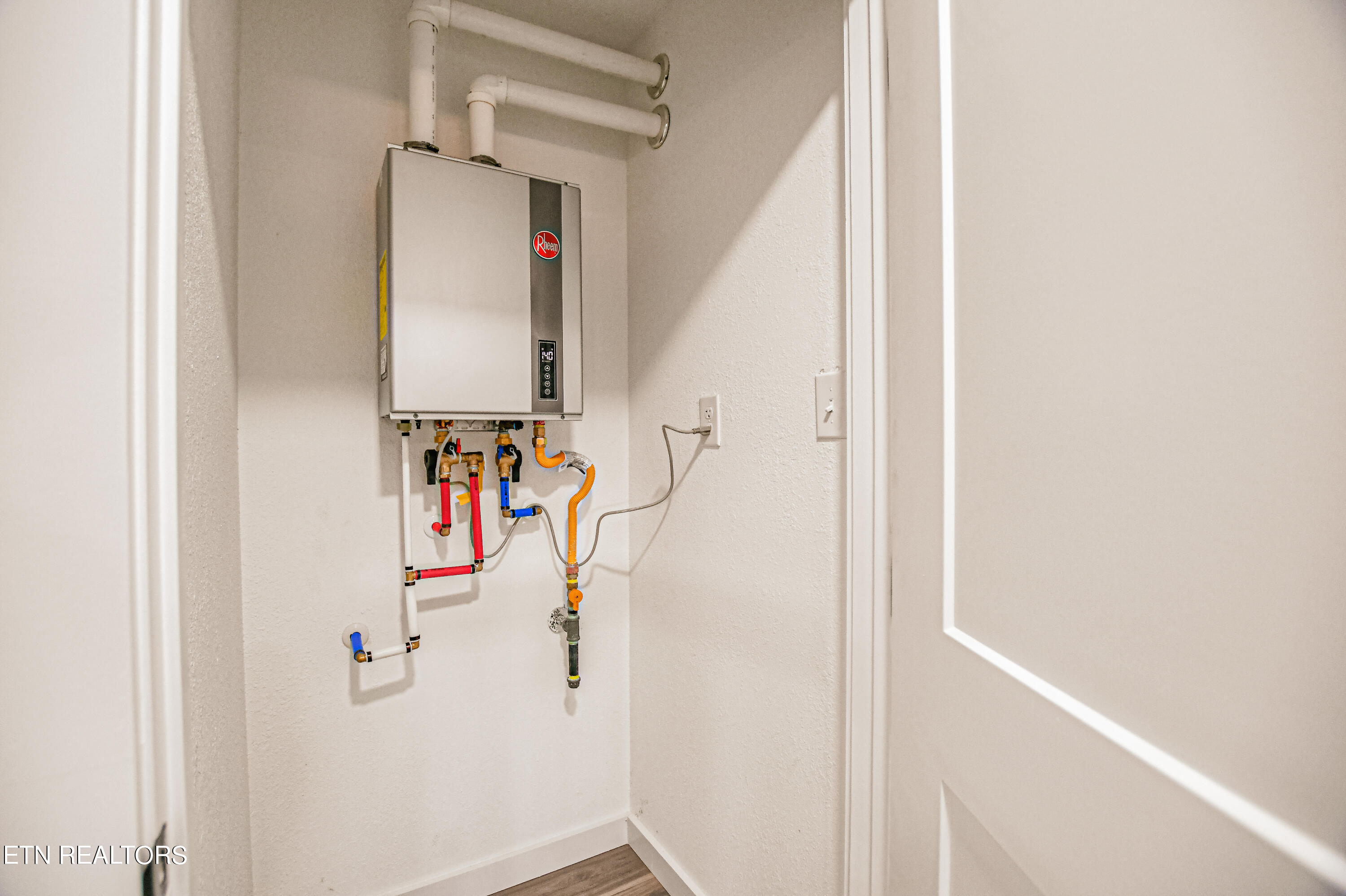 1022 Butter and Egg Rd