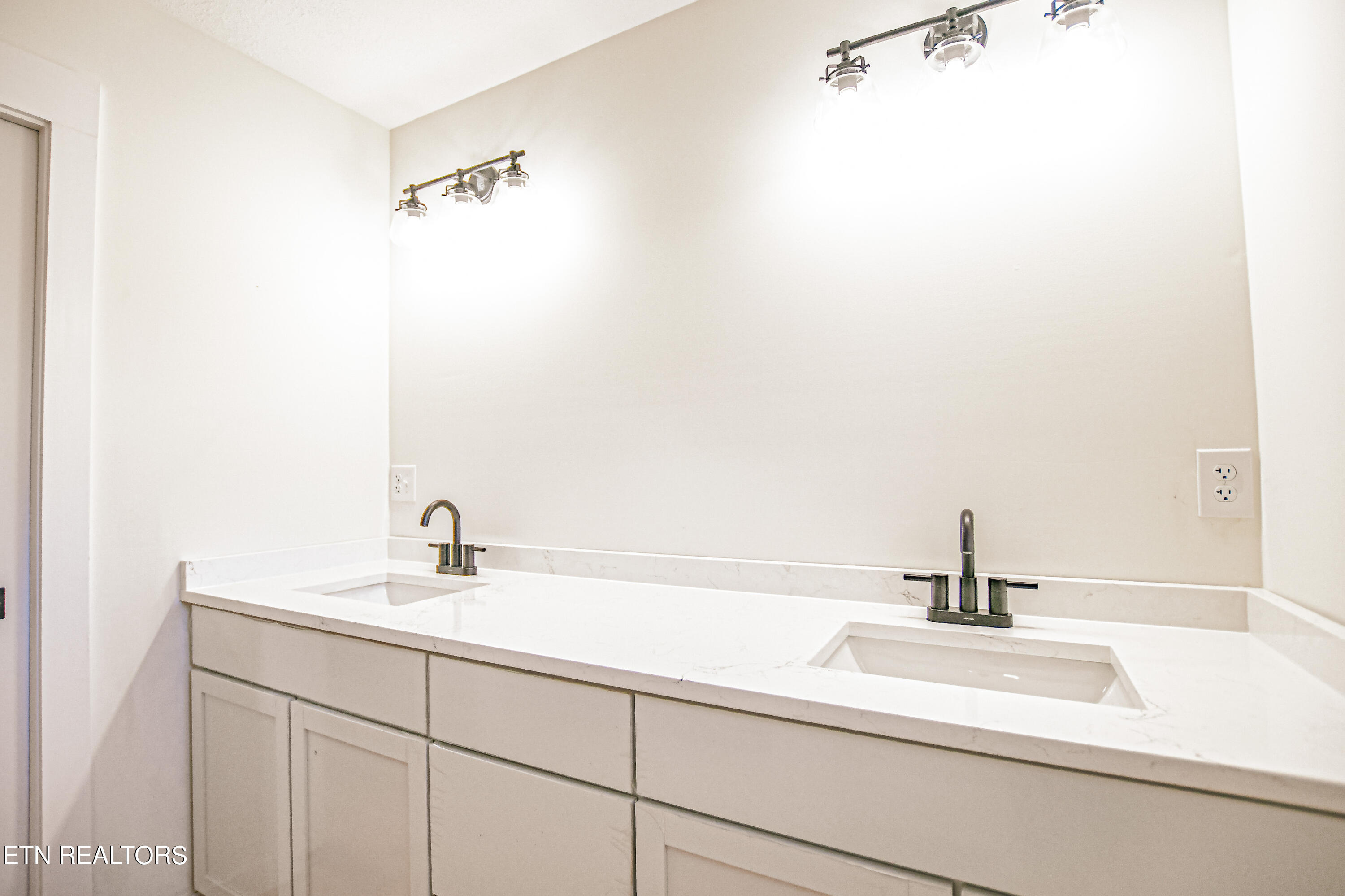 1022 Butter and Egg Rd