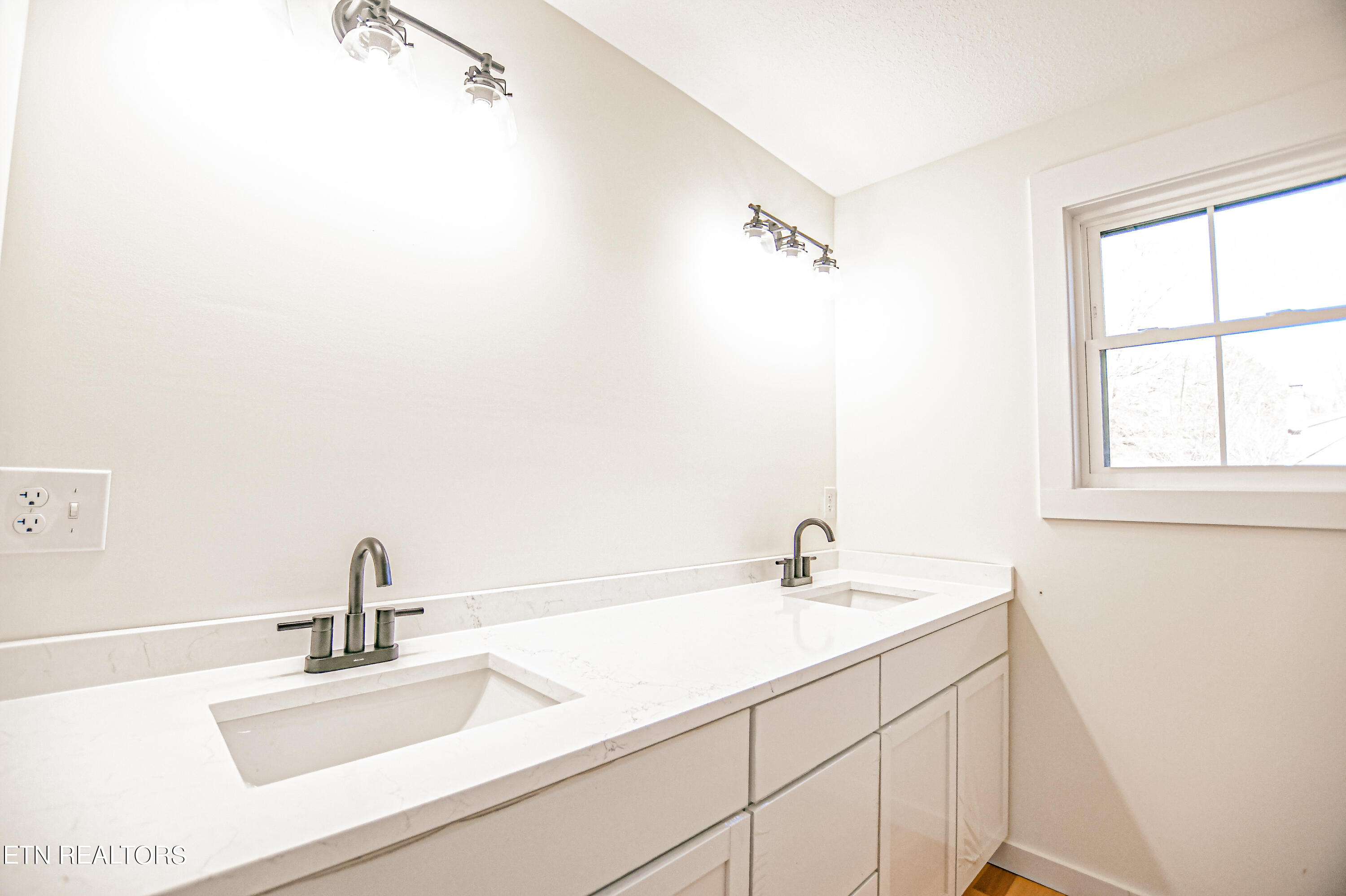 1022 Butter and Egg Rd