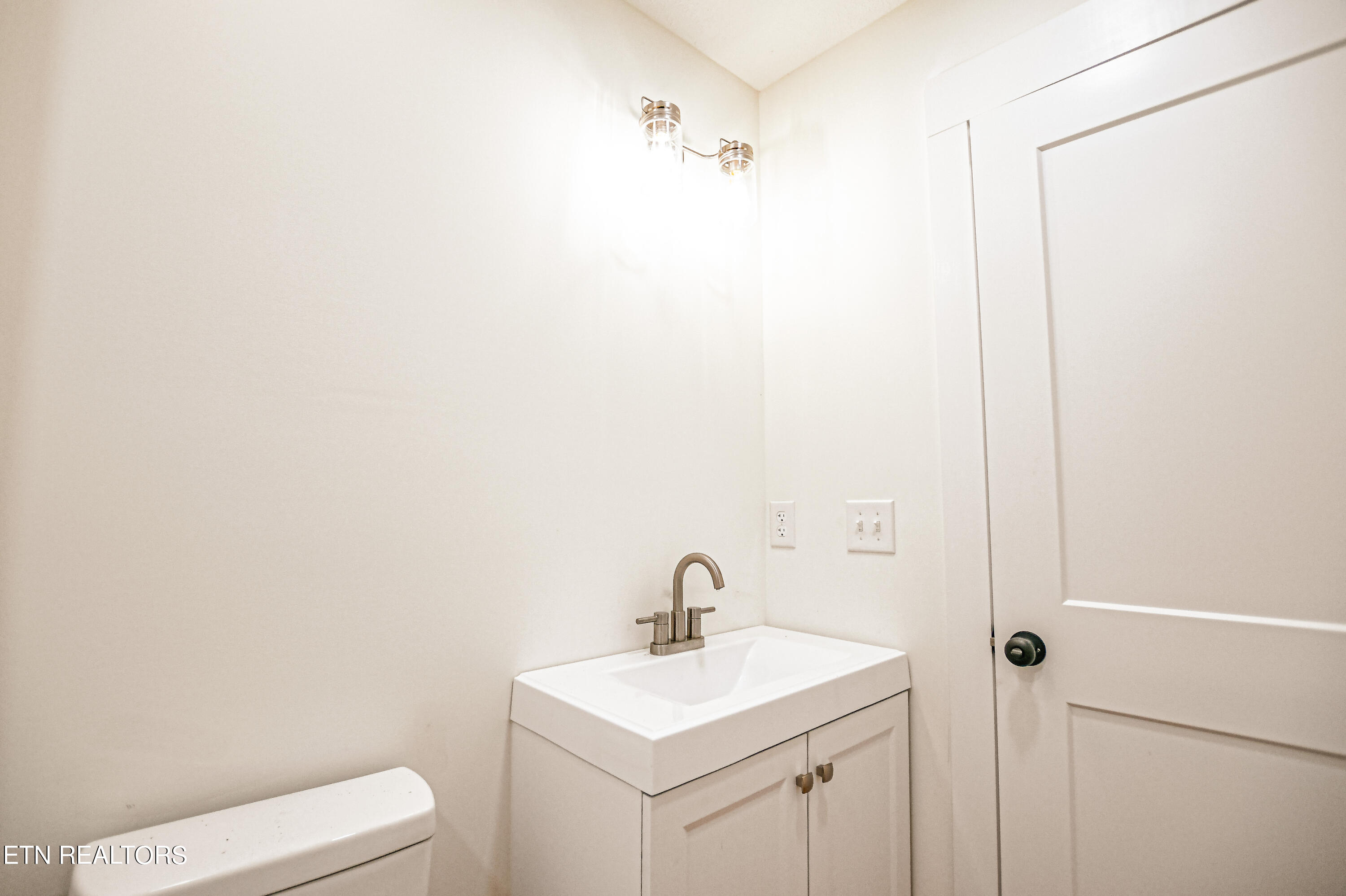 1022 Butter and Egg Rd