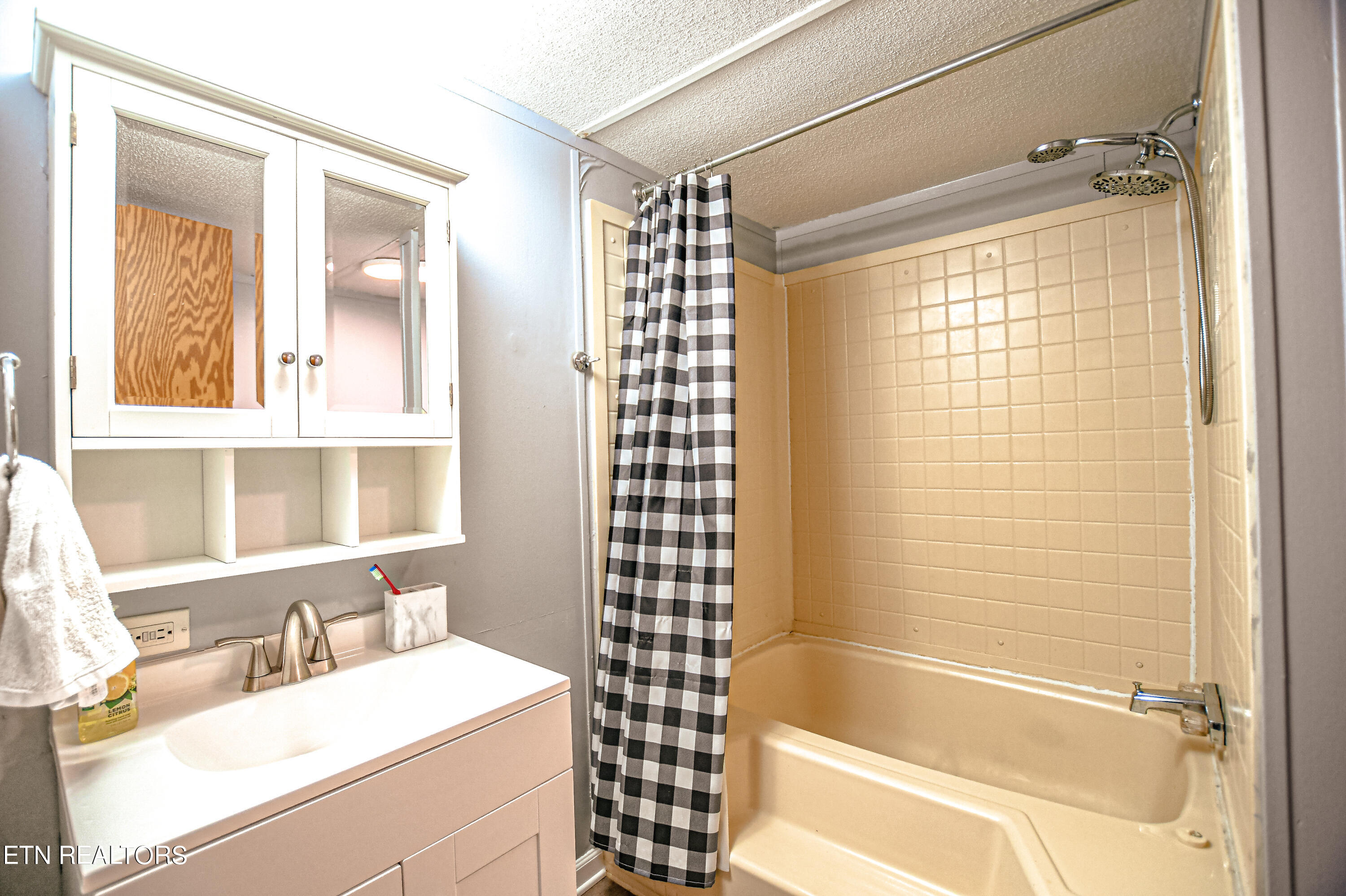 134 Mac Ivey Lane Lane, LaFollette