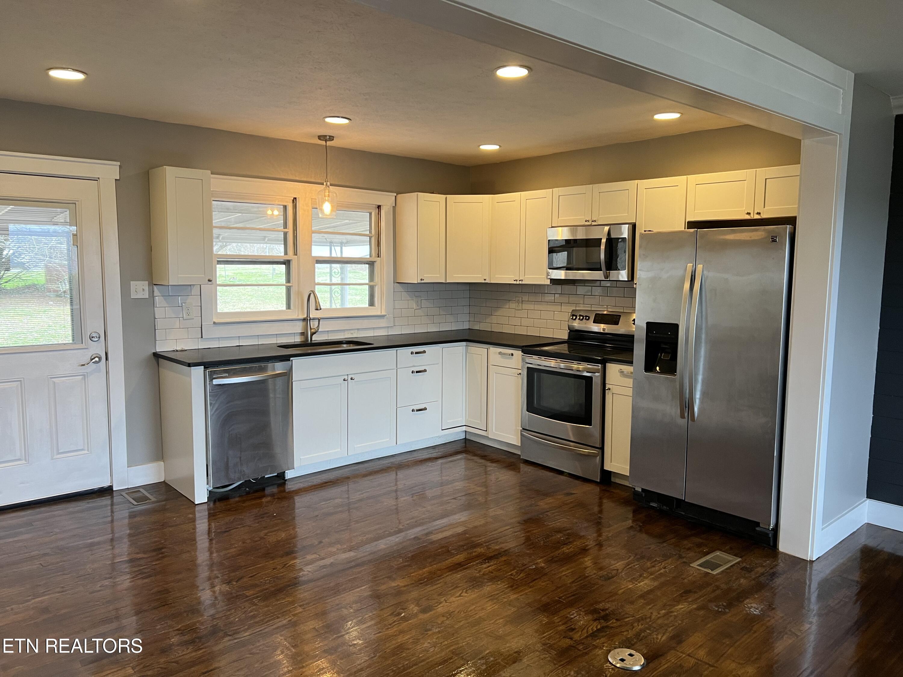 124 Gross Lane, LaFollette