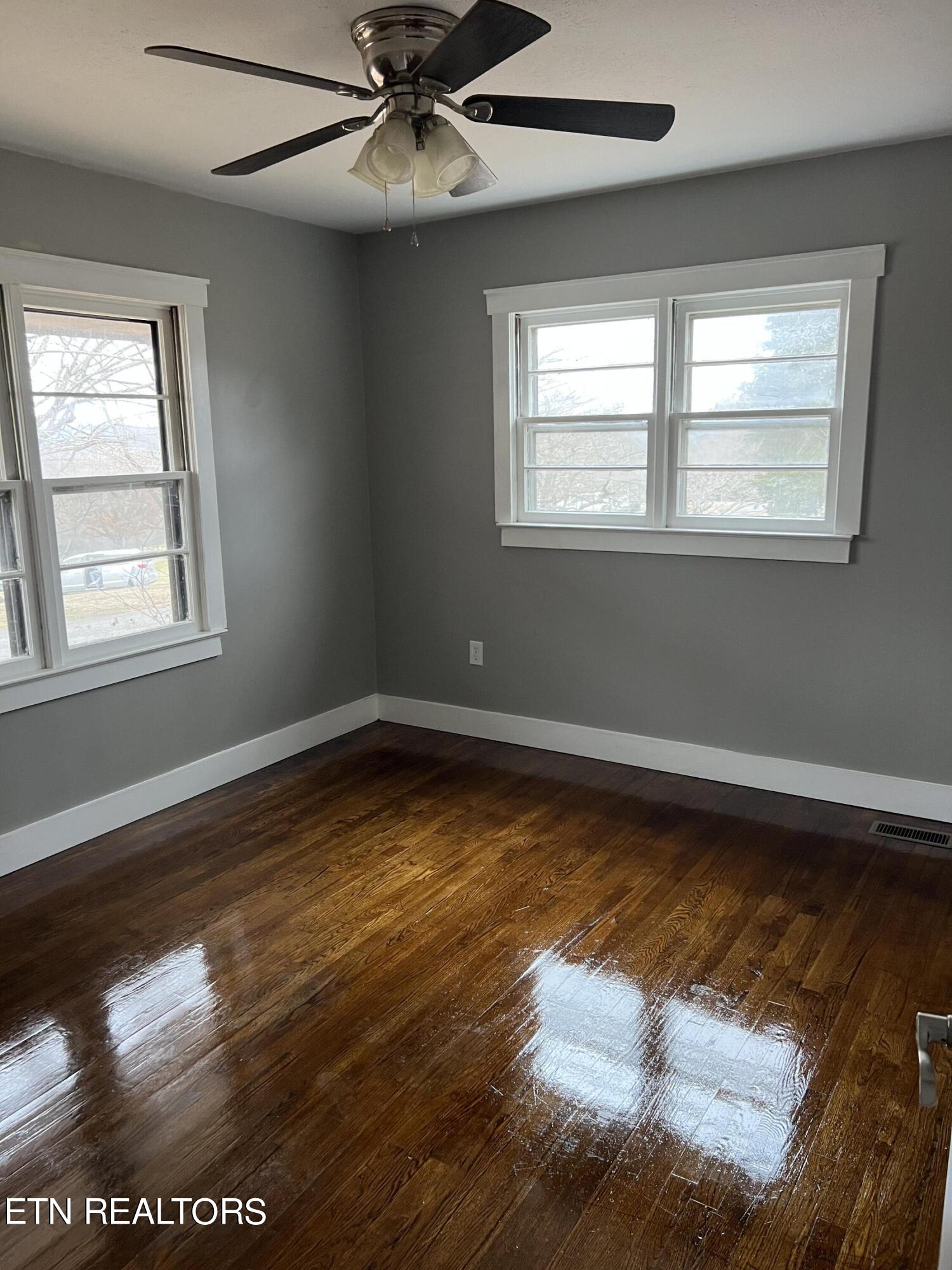 124 Gross Lane, LaFollette