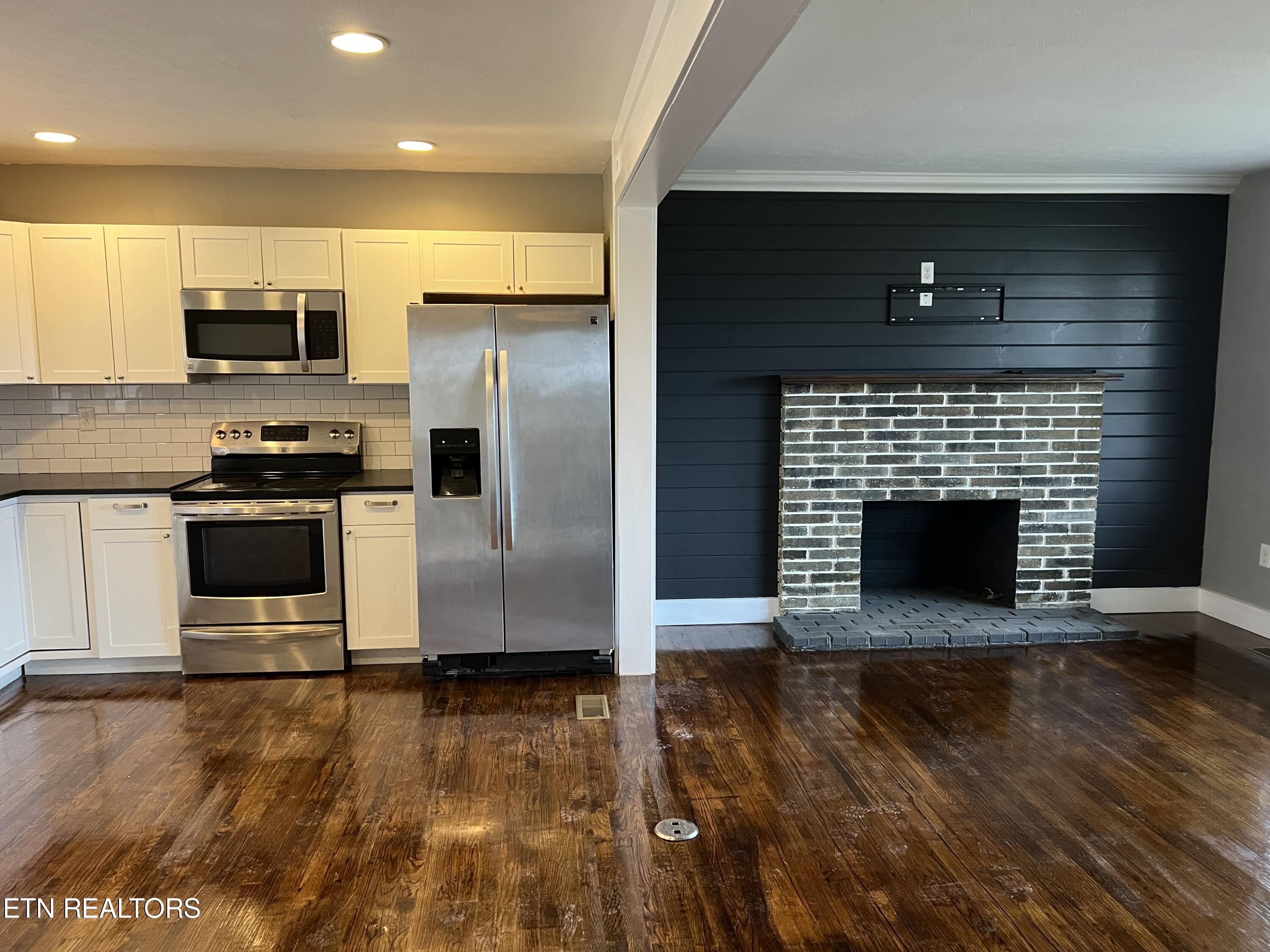 124 Gross Lane, LaFollette