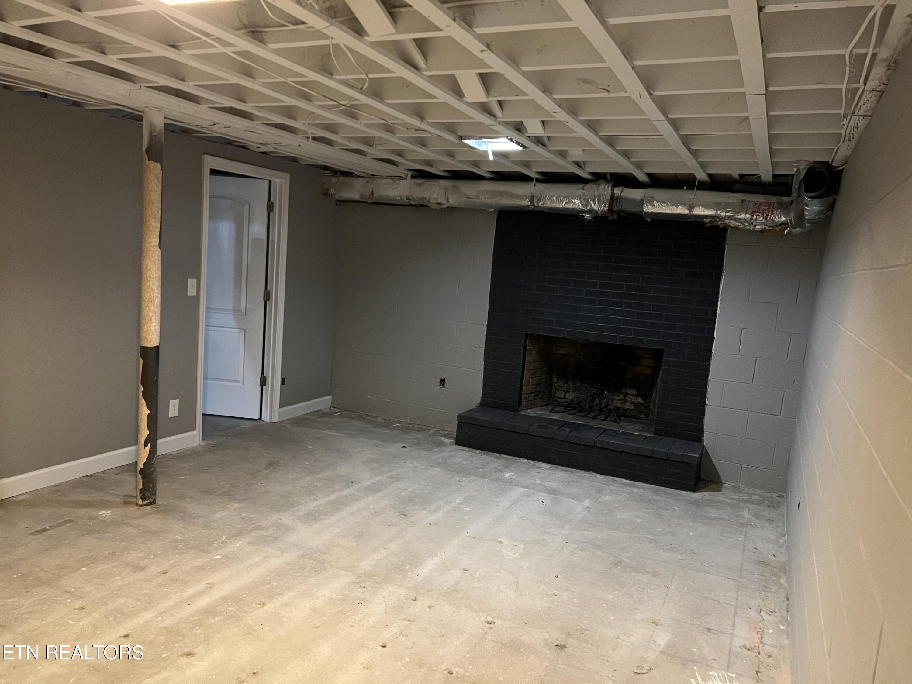 124 Gross Lane, LaFollette