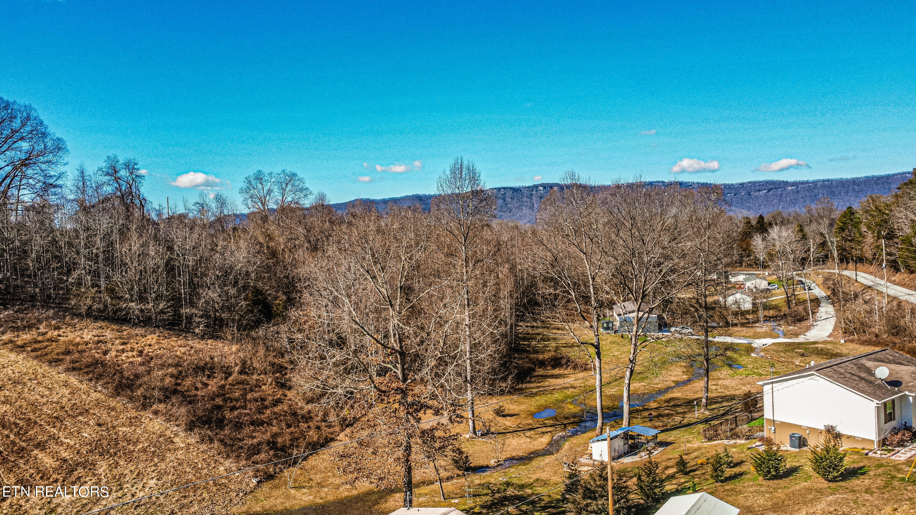 Mac Ivey Lane, LaFollette