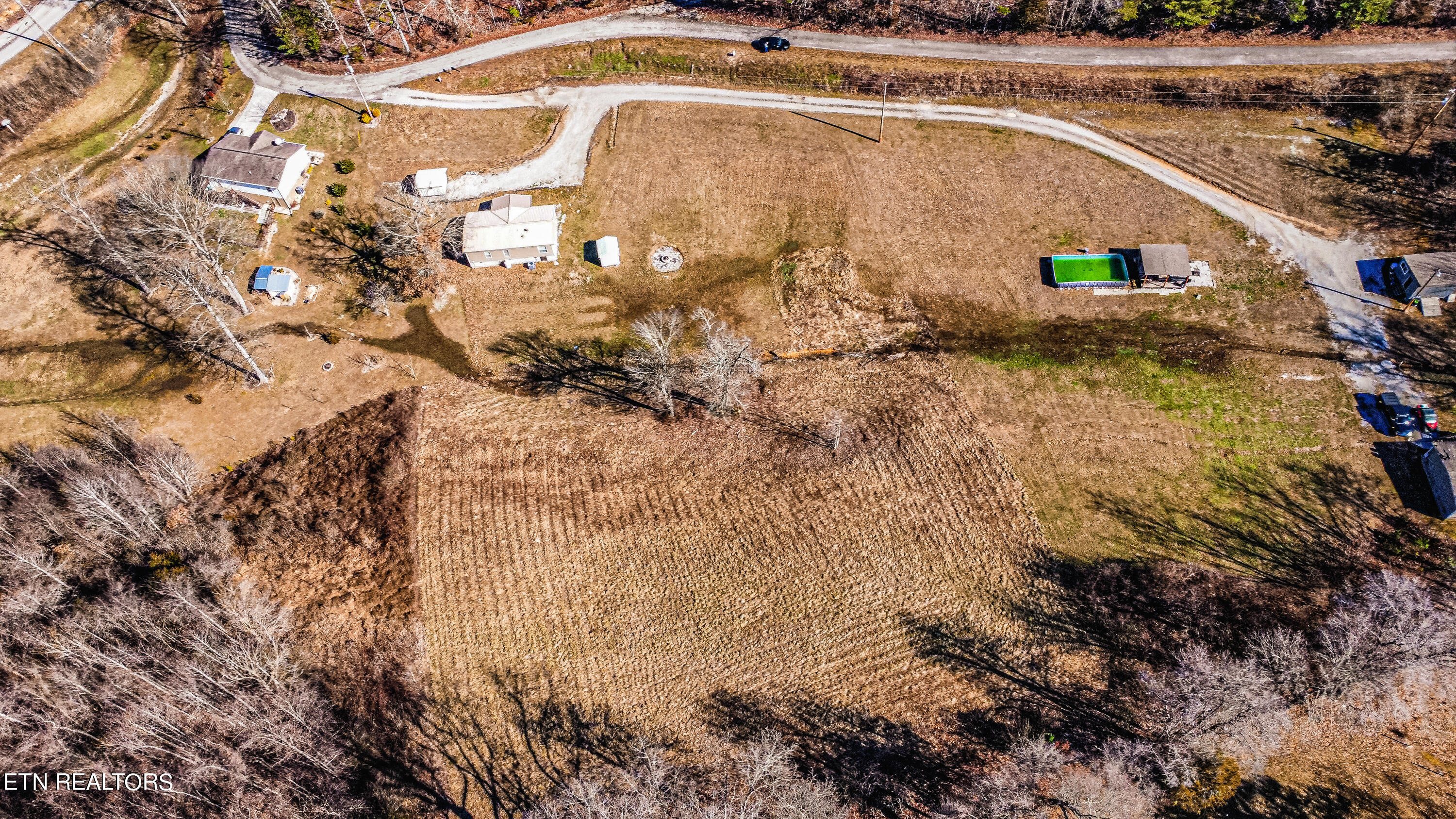 Mac Ivey Lane, LaFollette