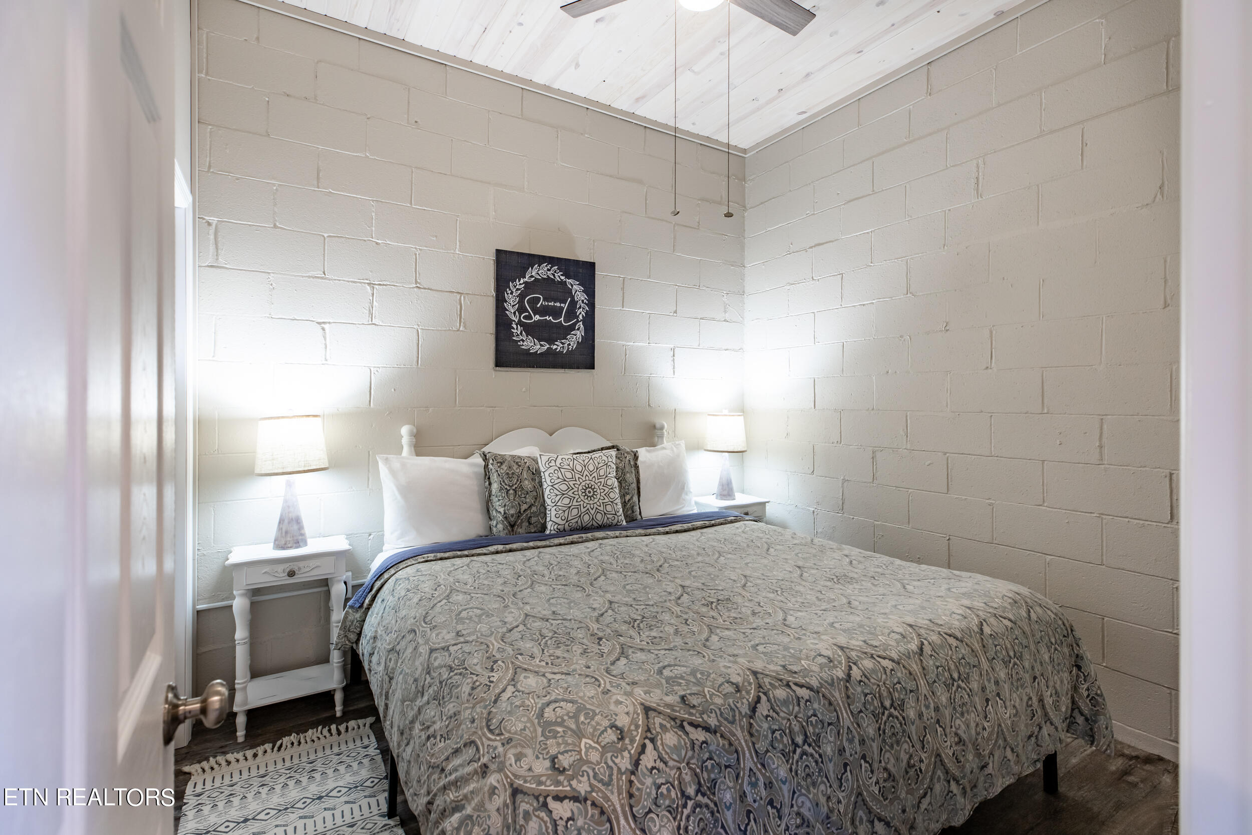 282 Harbor Lane, LaFollette