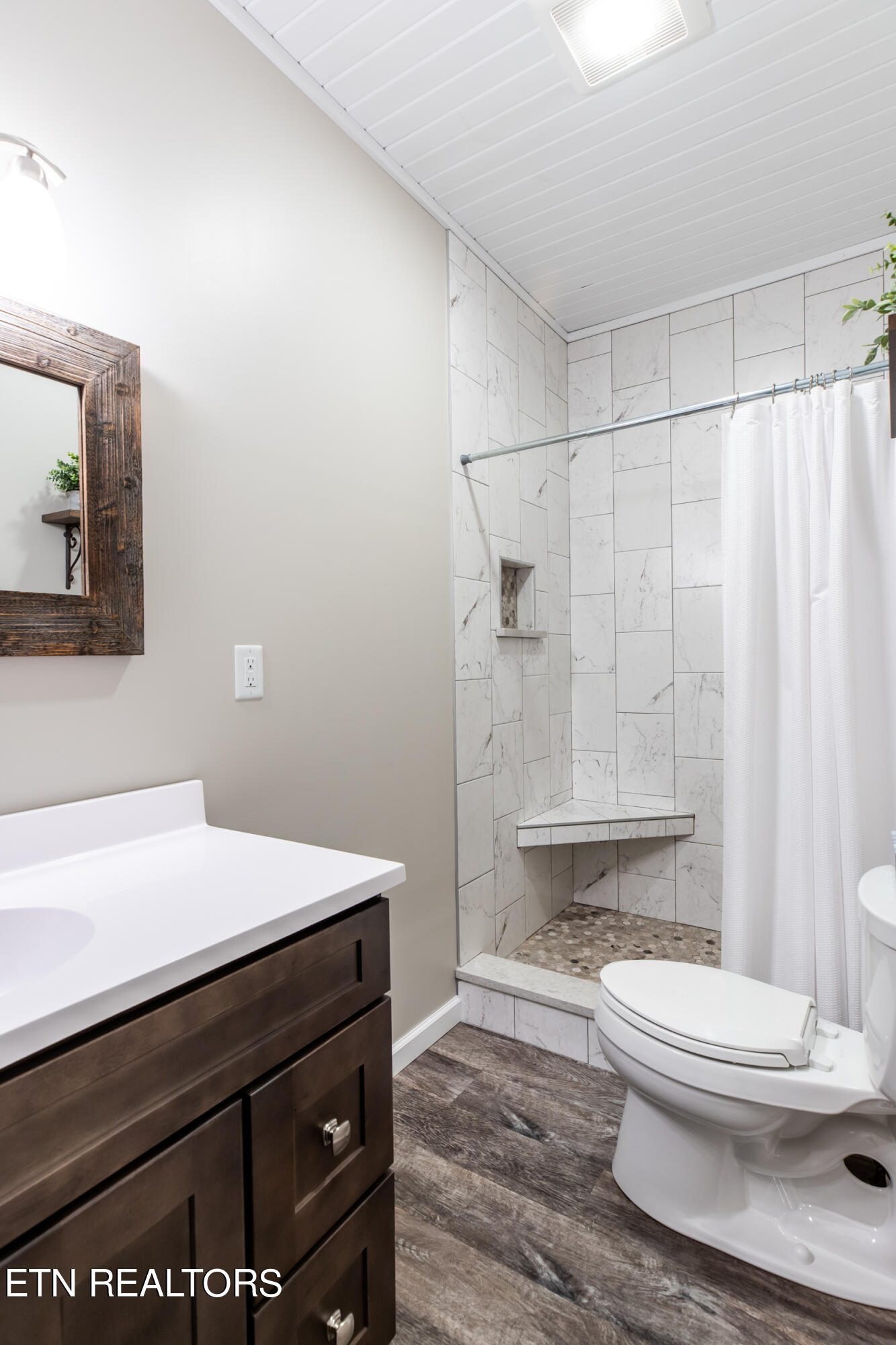 282 Harbor Lane, LaFollette