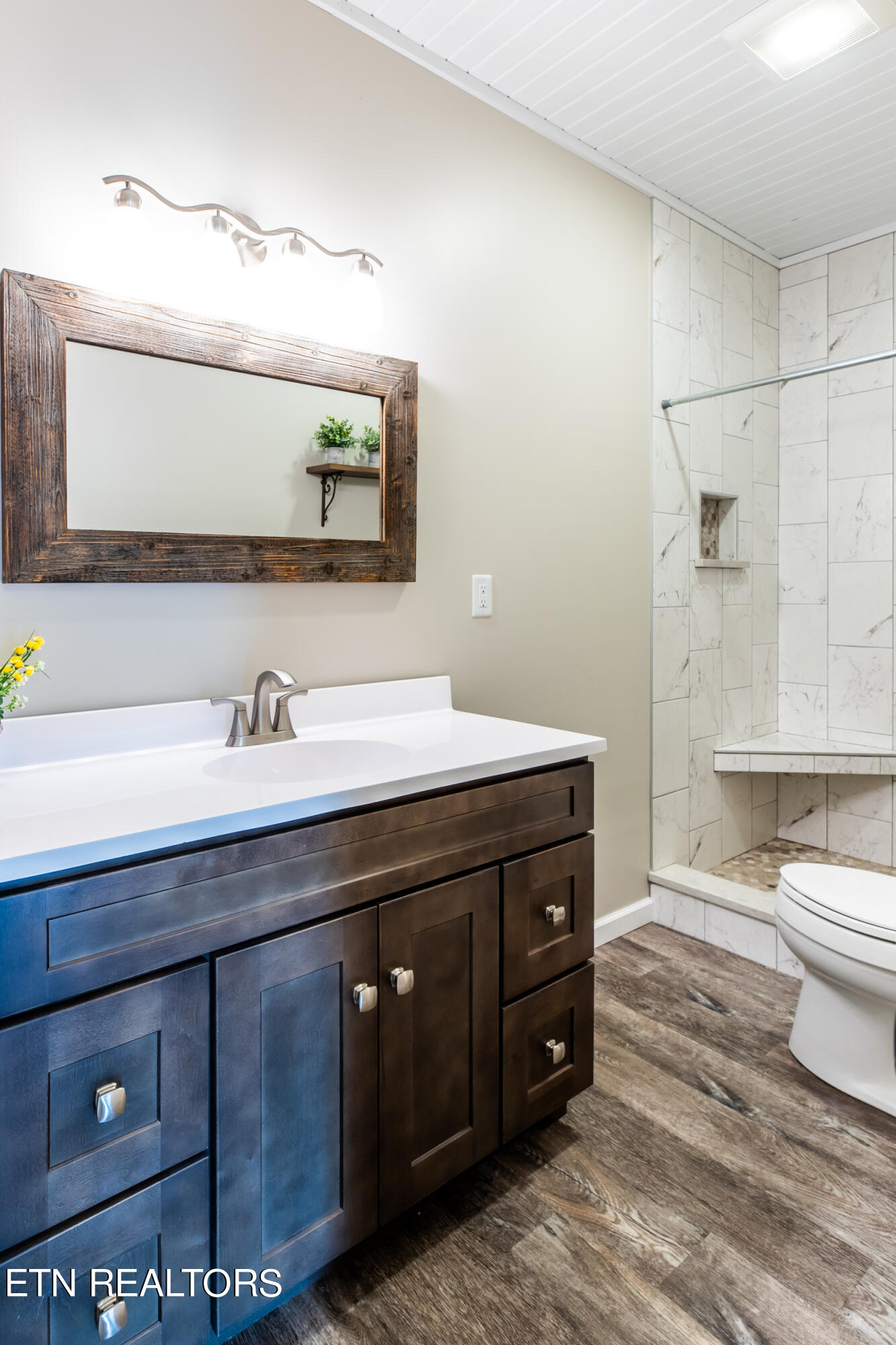 282 Harbor Lane, LaFollette