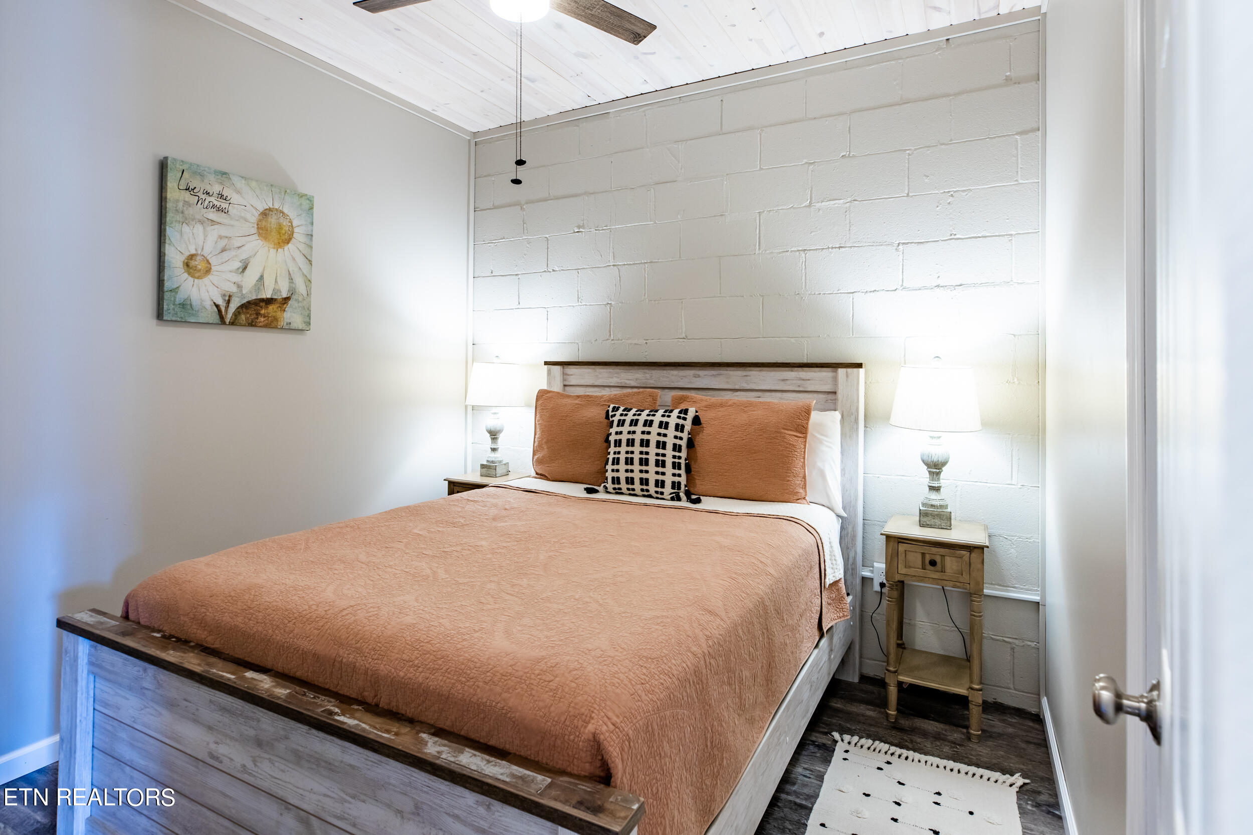 282 Harbor Lane, LaFollette