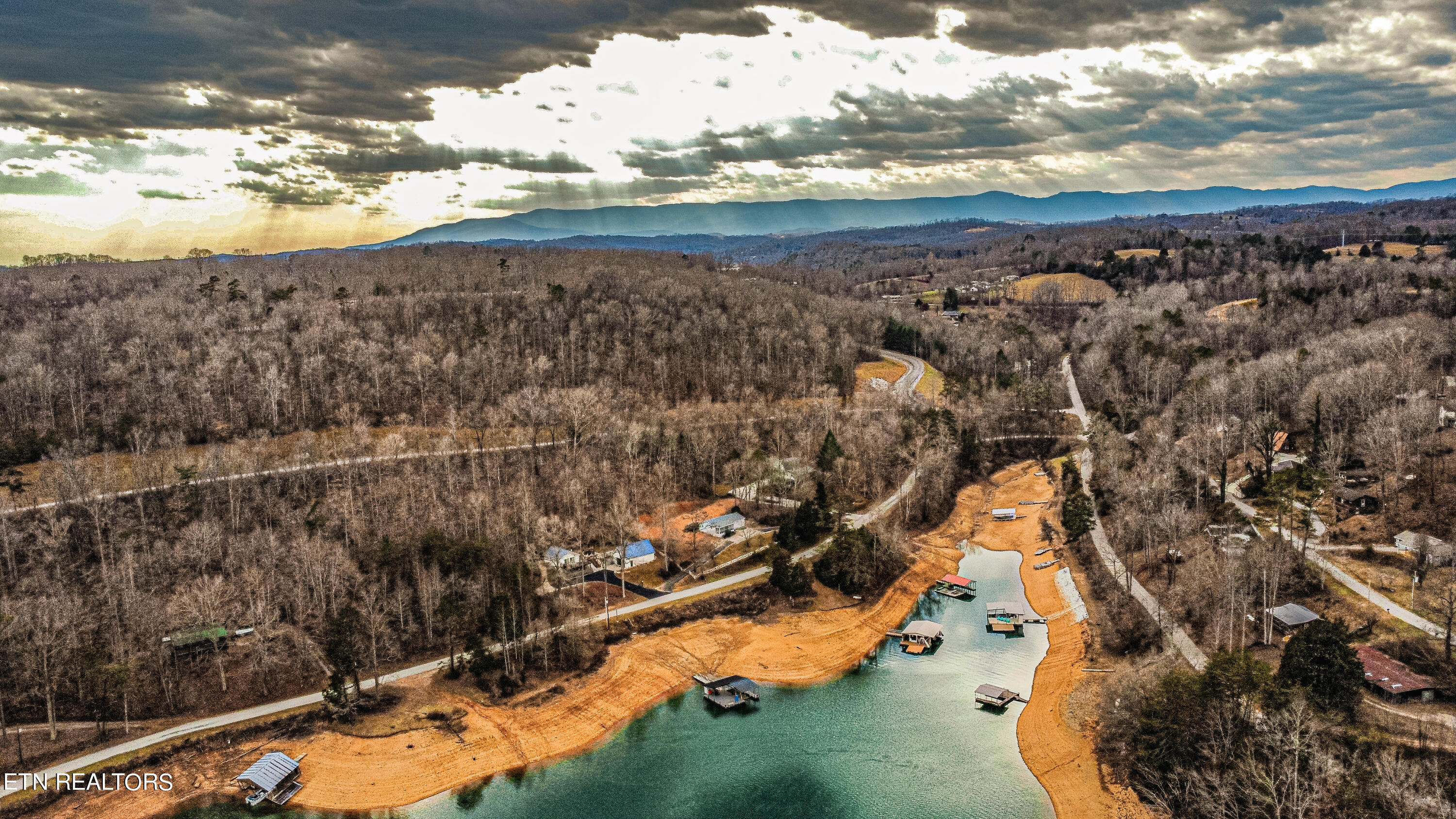 282 Harbor Lane, LaFollette