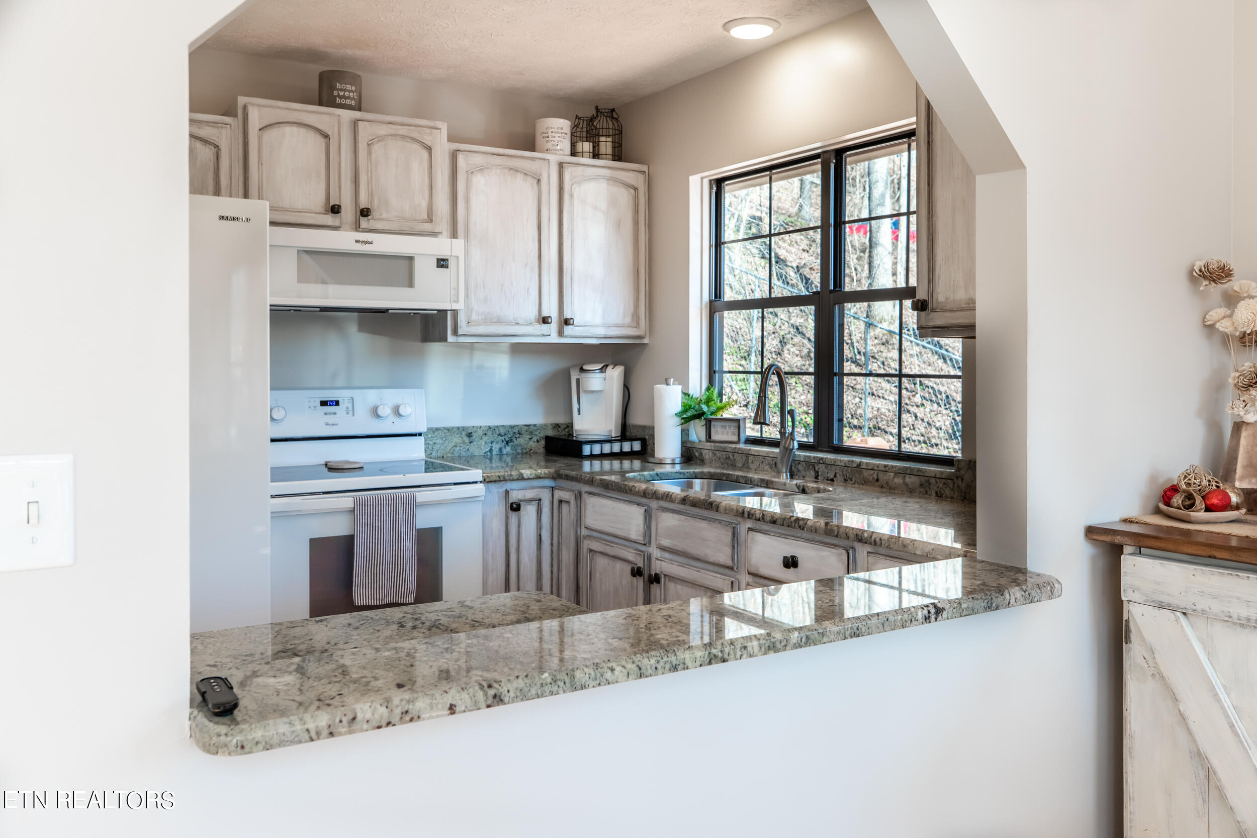 282 Harbor Lane, LaFollette