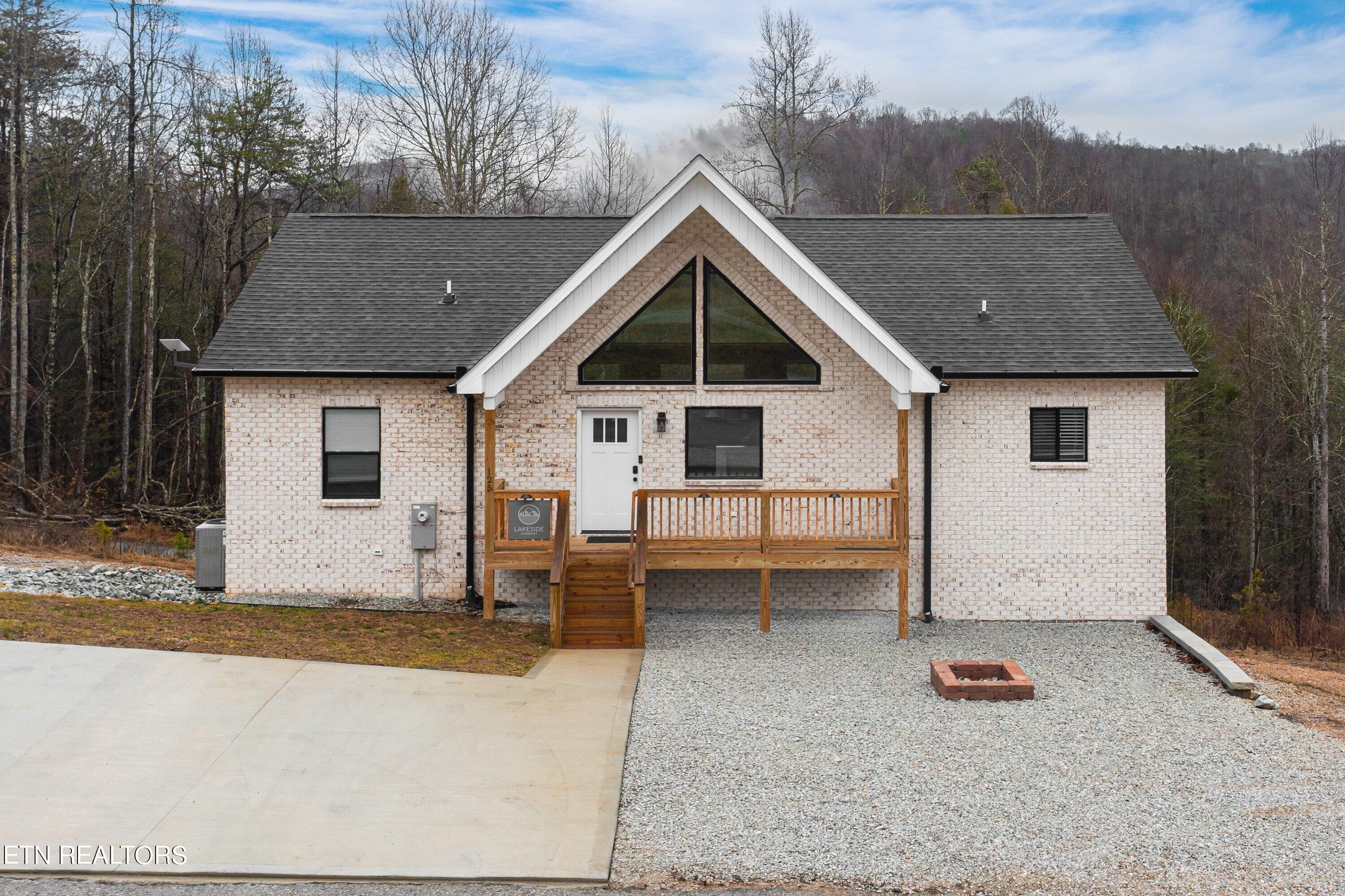 125 Pool Rd, LaFollette